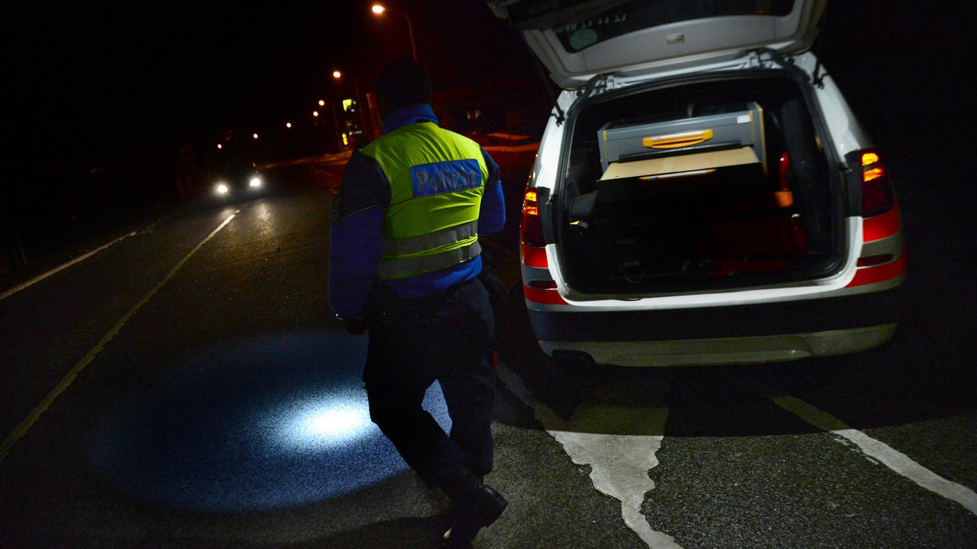 Due agenti erano stati rinviati a giudizio per favoreggiamento