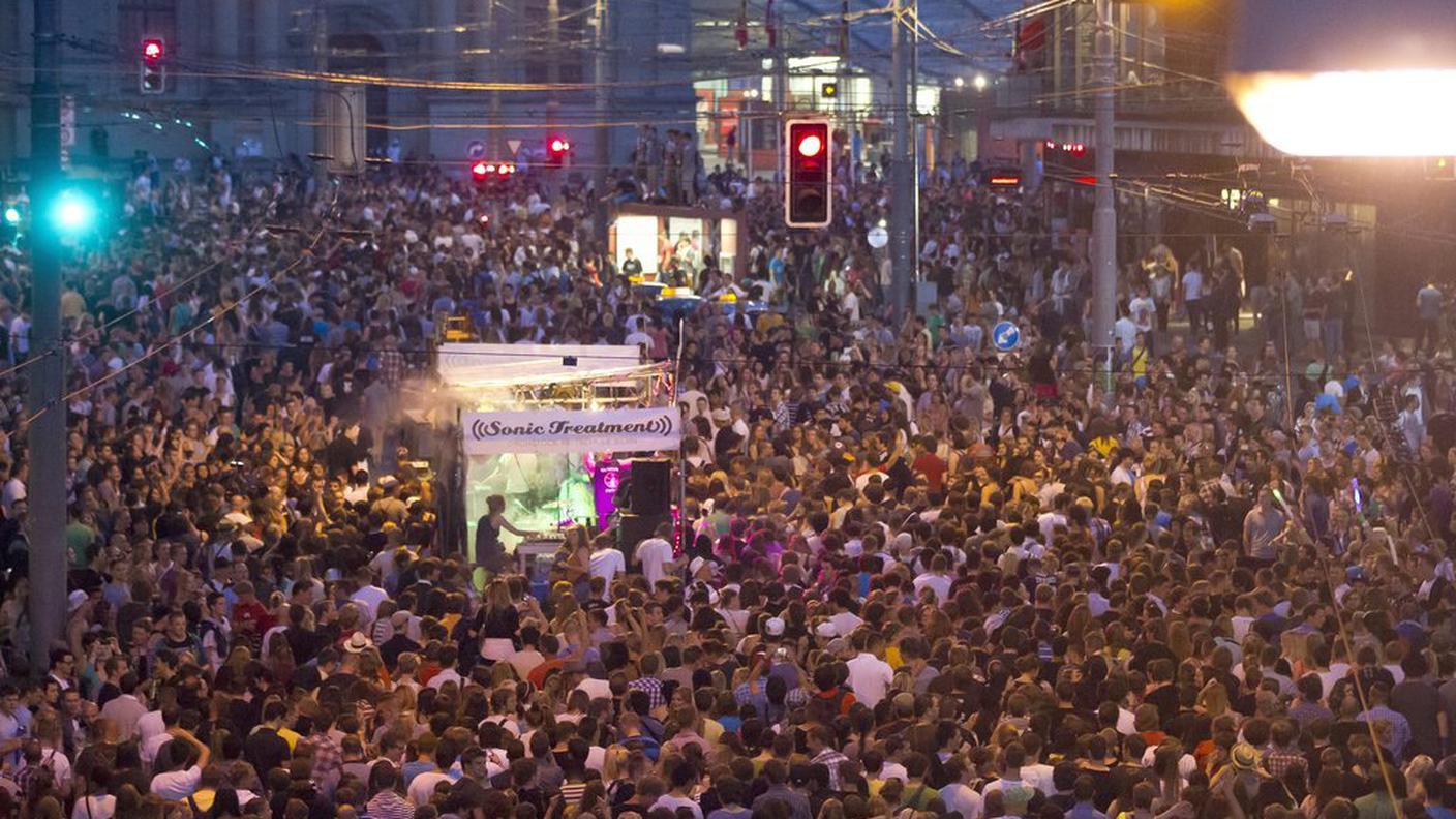 Berna, manif. Tanz dich frei, 2.6.2012, Ky_.jpg