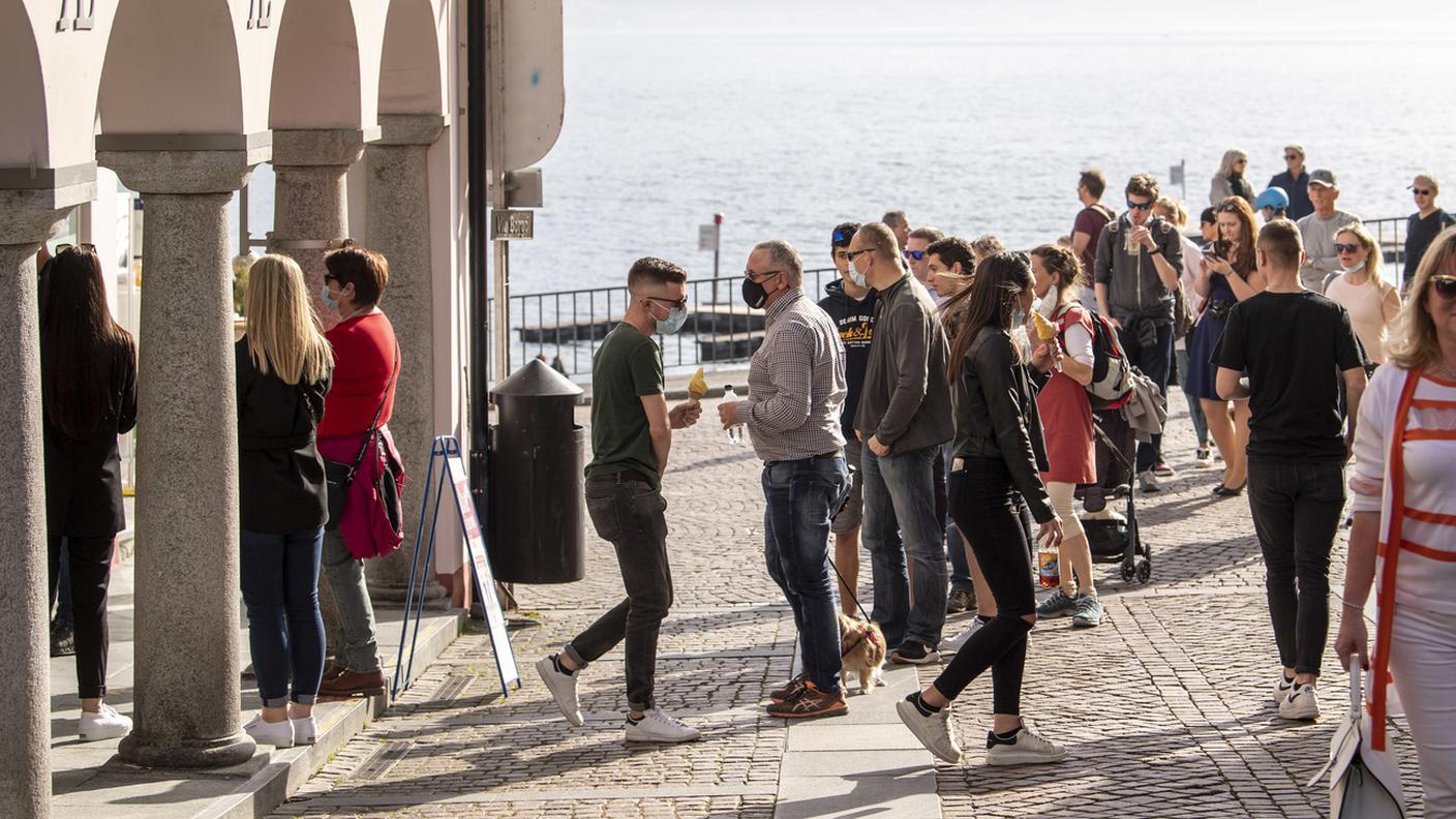 Ascona assembramenti take-away mascherine