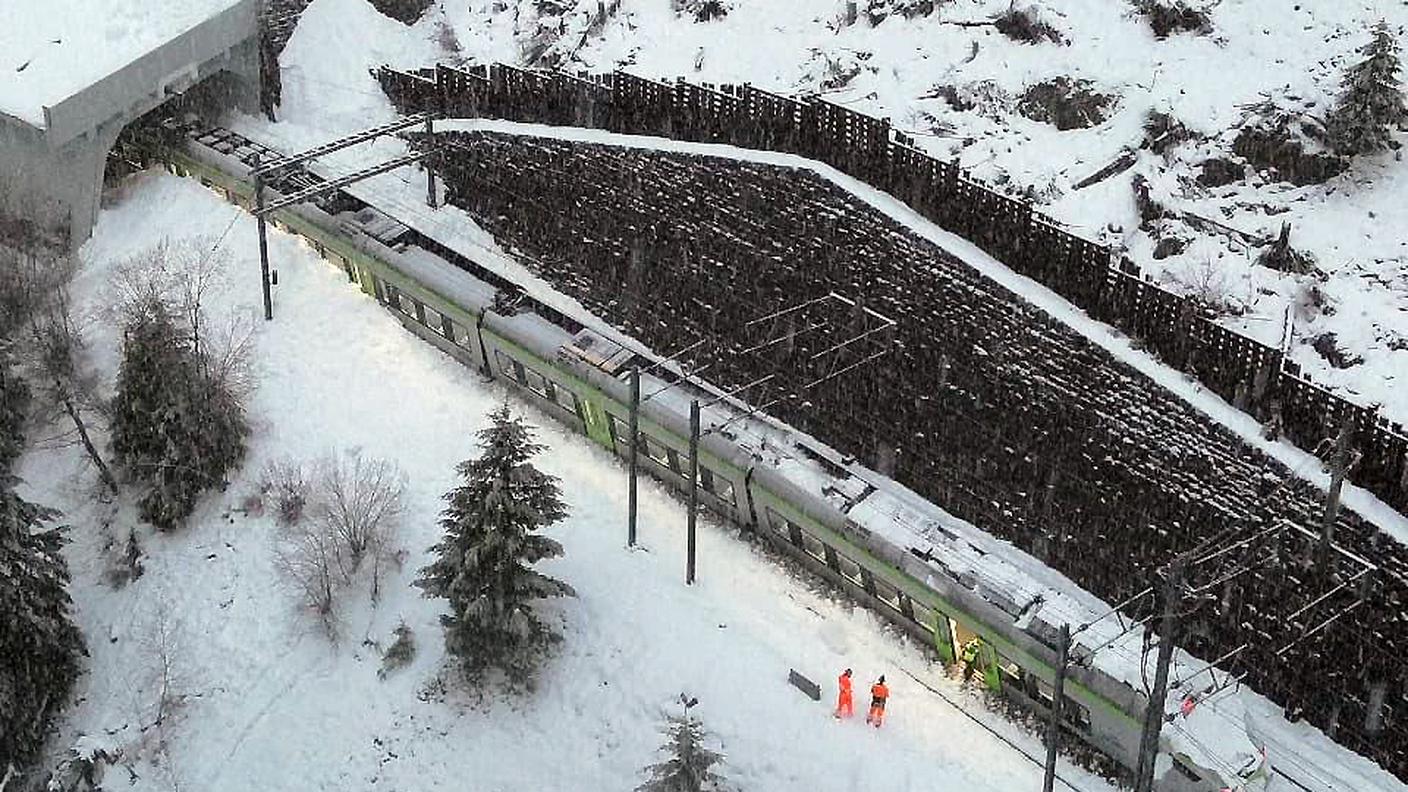 Il treno colpito dalla valanga il 16 febbraio