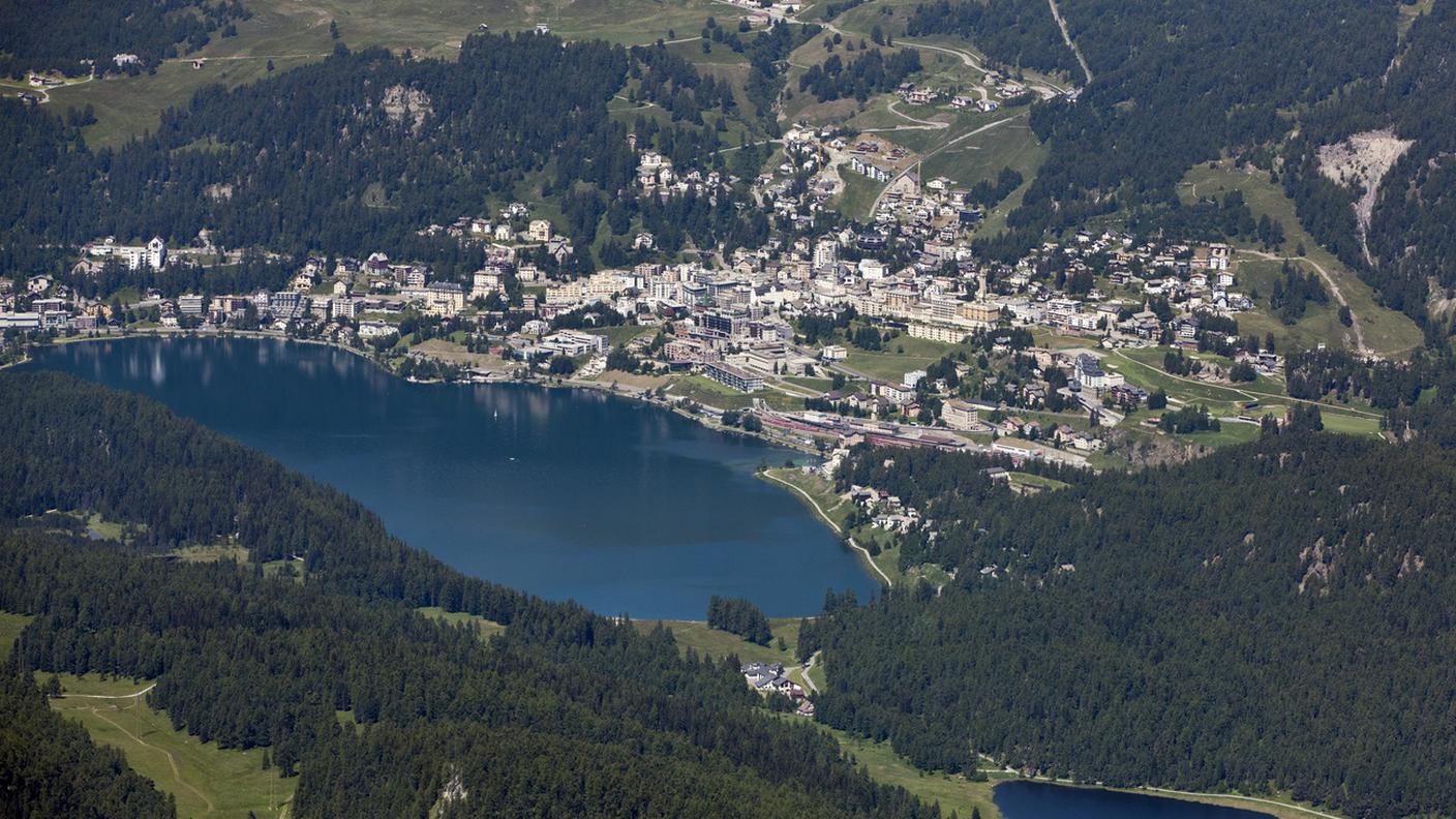 Il lago di St. Moritz ce la una straordinaria “foresta sommersa” di larici millenari. Gli studi hanno permesso di ricostruire il clima delle Alpi di oltre 3'500 anni fa