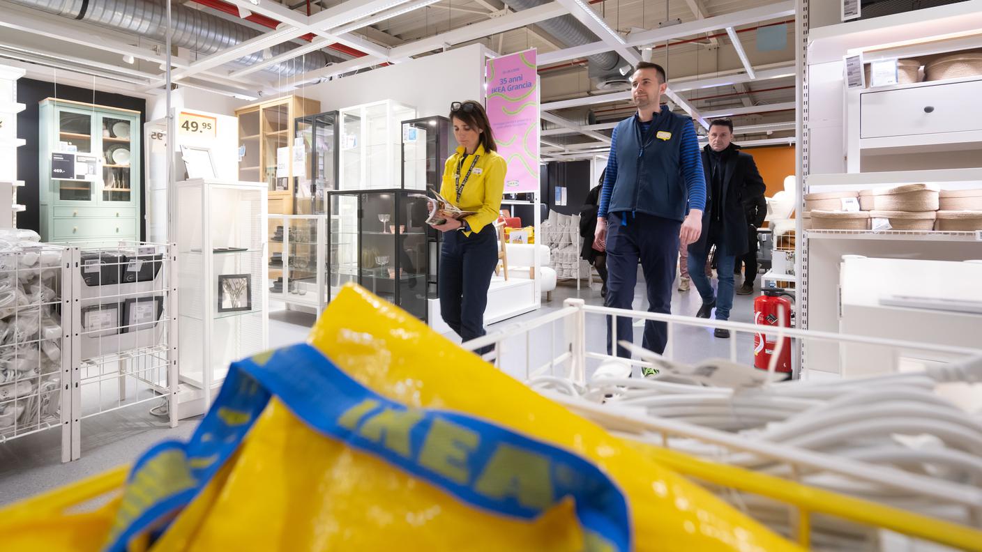 Nel negozio Ikea di Grancia