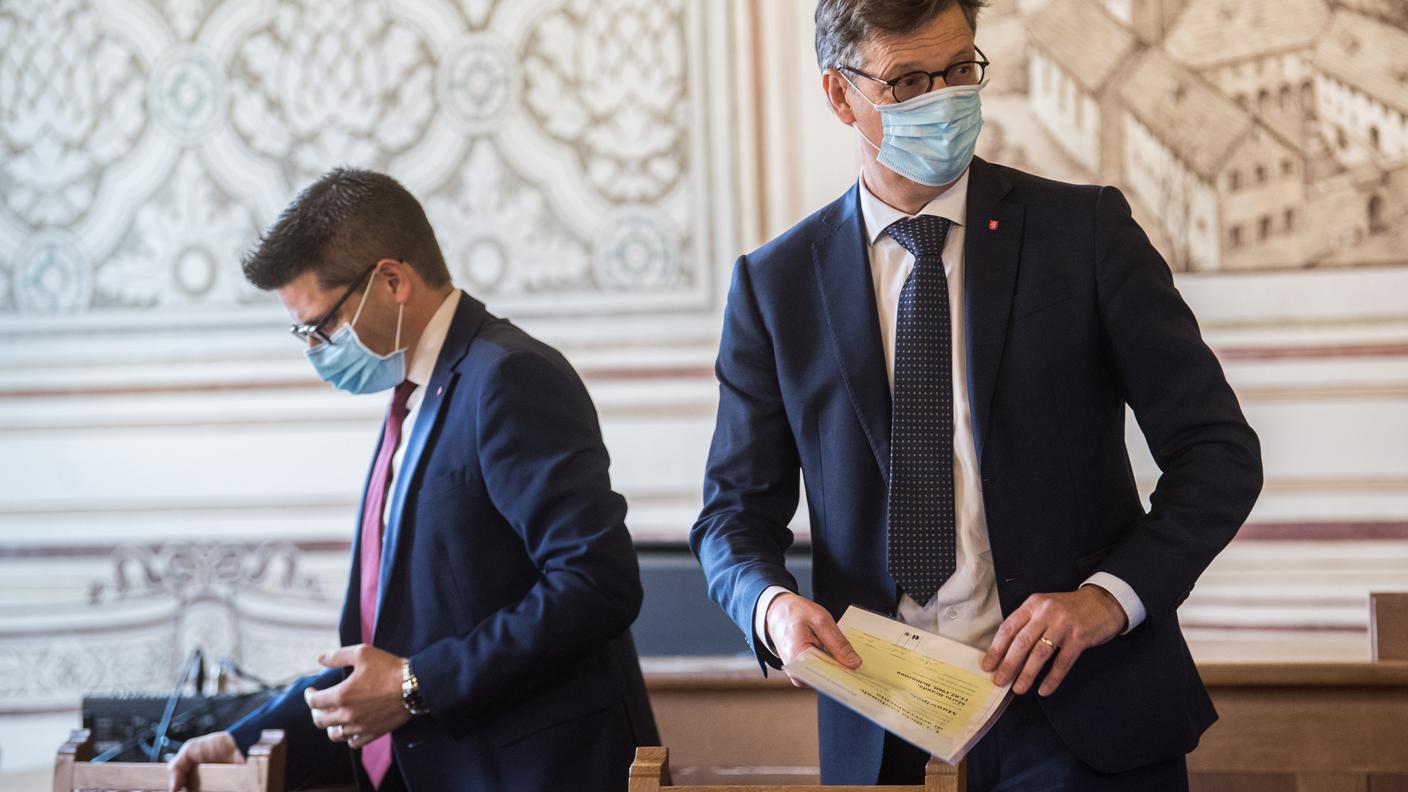 Simone Gianini e Mario Branda durante l'insediamento del Municipio 