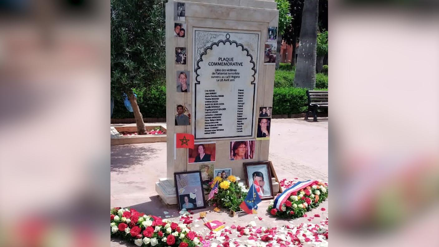 La stele commemorativa a Marrakech