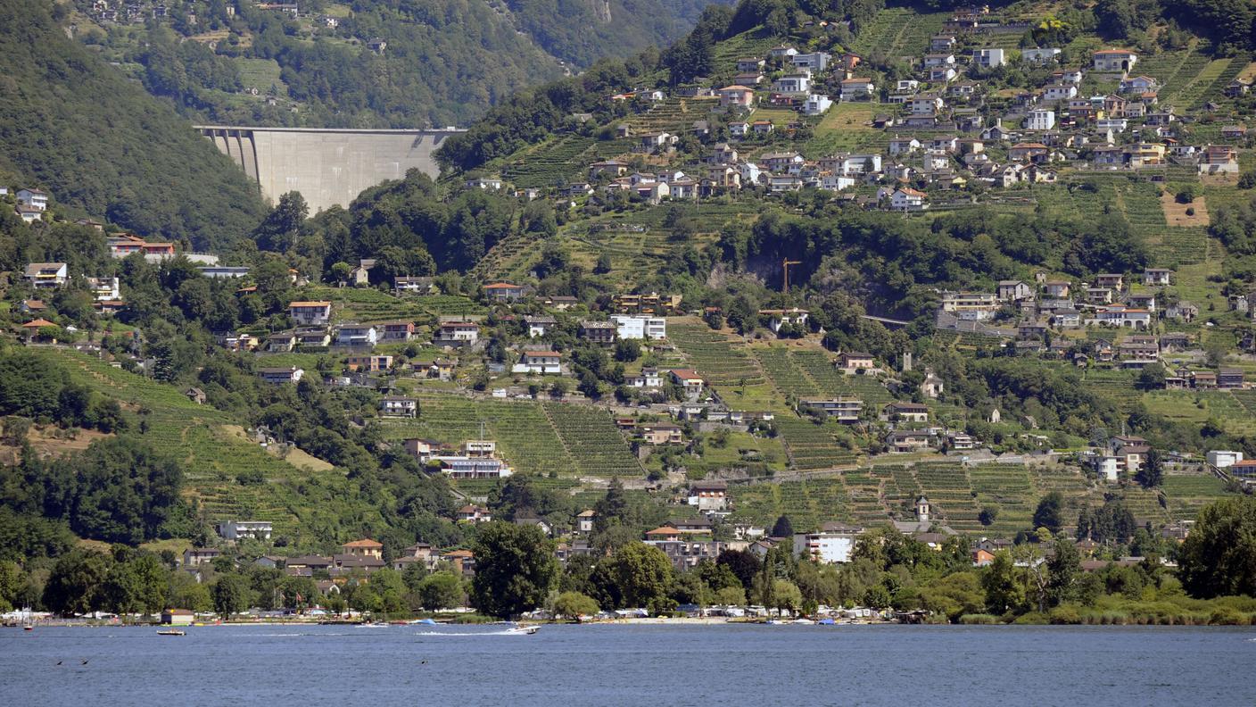 Veduta su alcuni comuni del Locarnese affacciati sul Lago Mggiore
