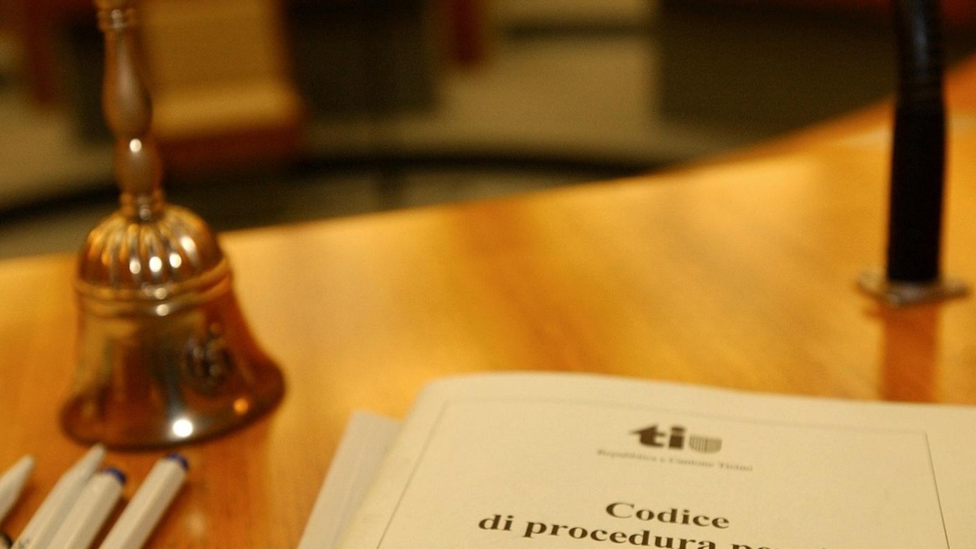 Alla sbarra un consulente finanziario di 54 anni