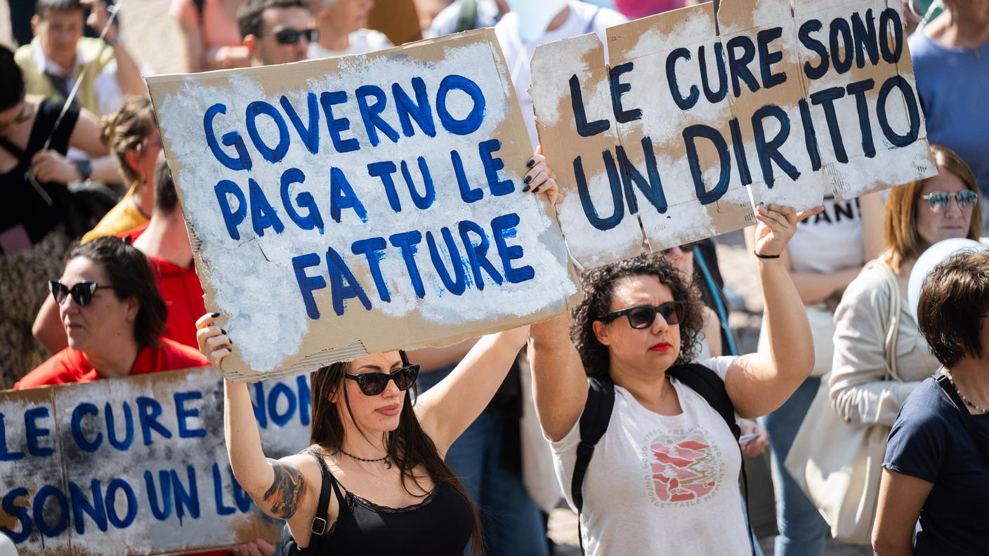 "Le cure sono un diritto", hanno insistito i manifestanti