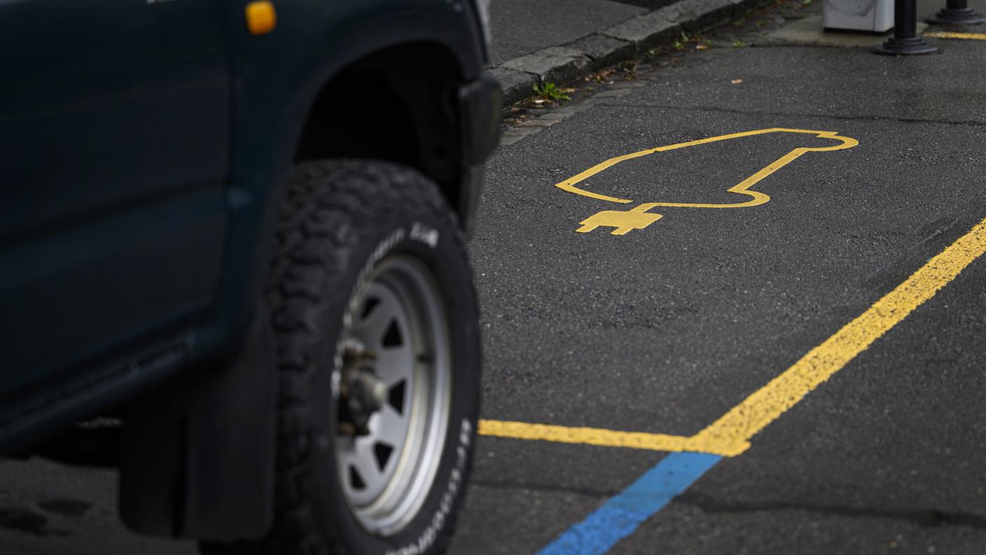 L'elettrificazione del parco veicoli porterà in futuro ad ulteriori abbassamenti dello sgravio, ha detto il consigliere di Stato Peter Peyer