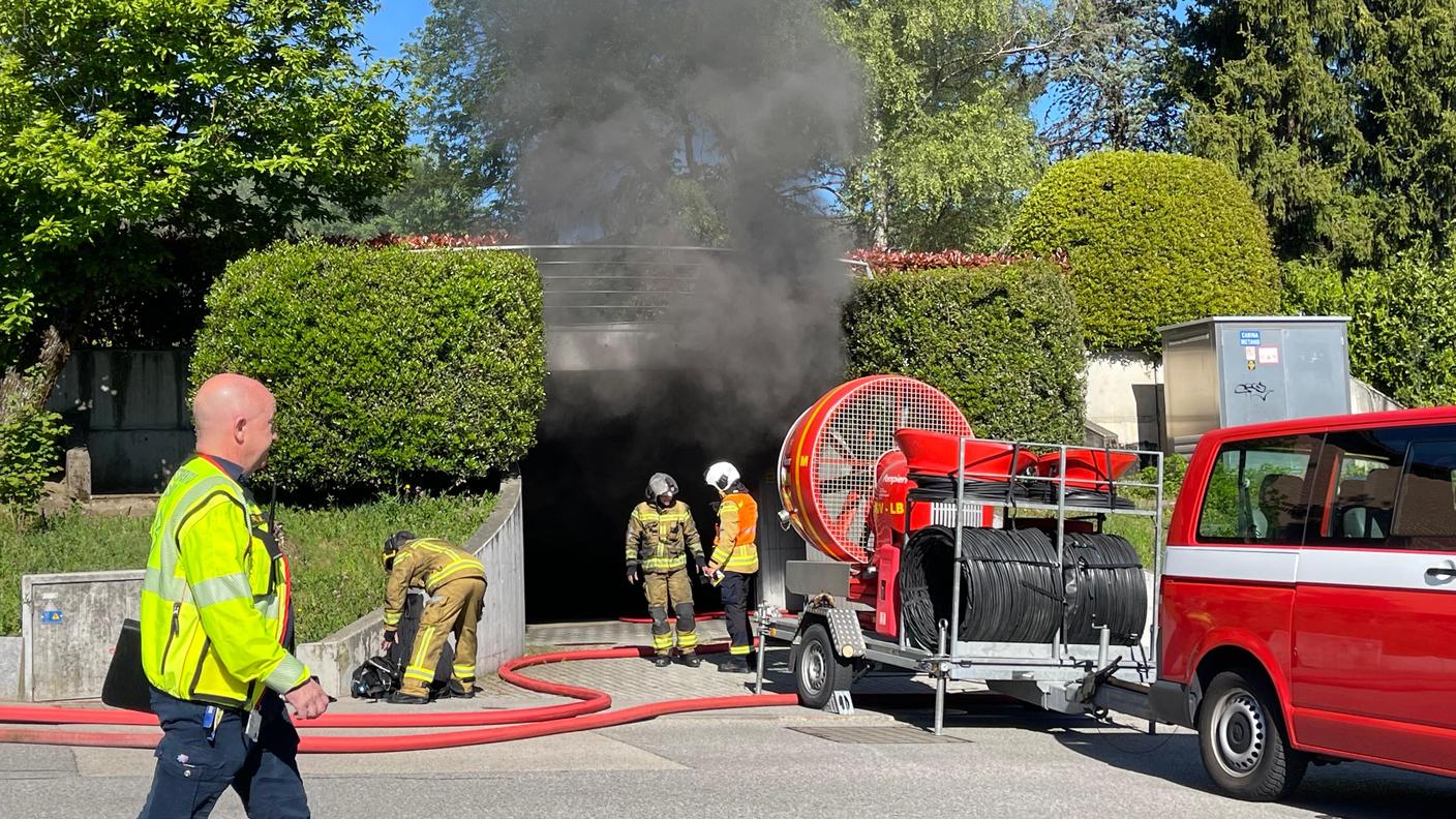 Il fumo generato dall'incendio
