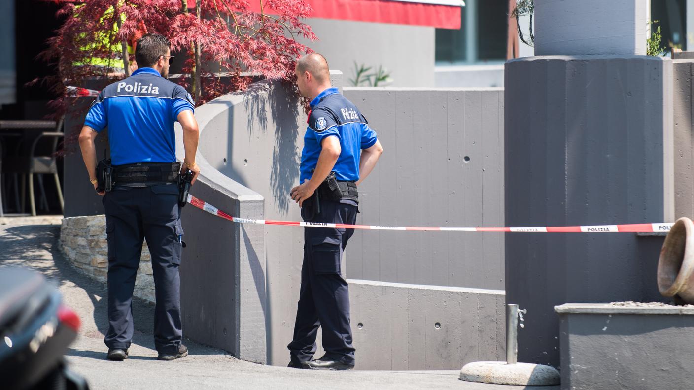 Gli inquirenti sul luogo dei fatti per una ricostruzione dell'aggressione nel giugno 2017