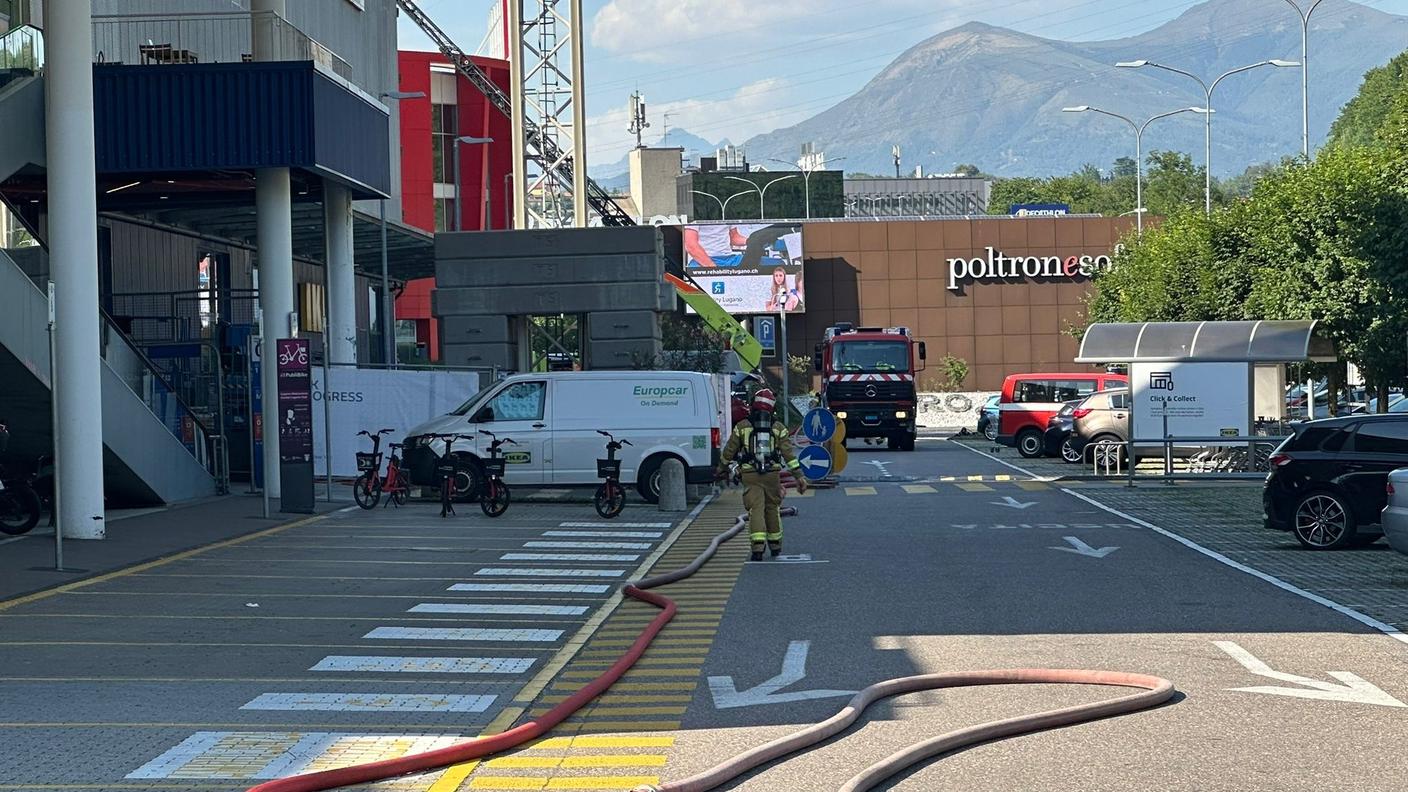 Pompieri in azione a Grancia