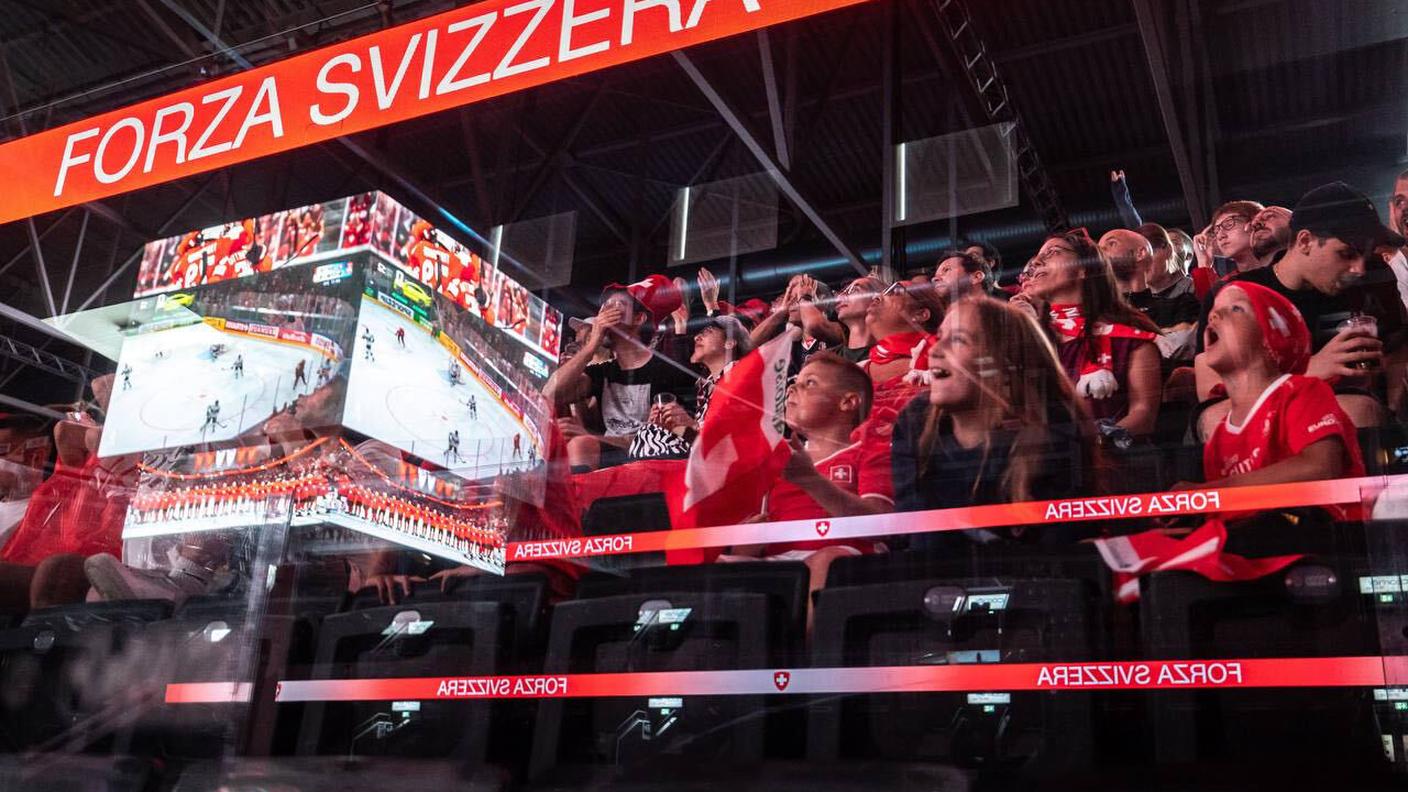 Il public viewing alla Cornèr Arena di Lugano
