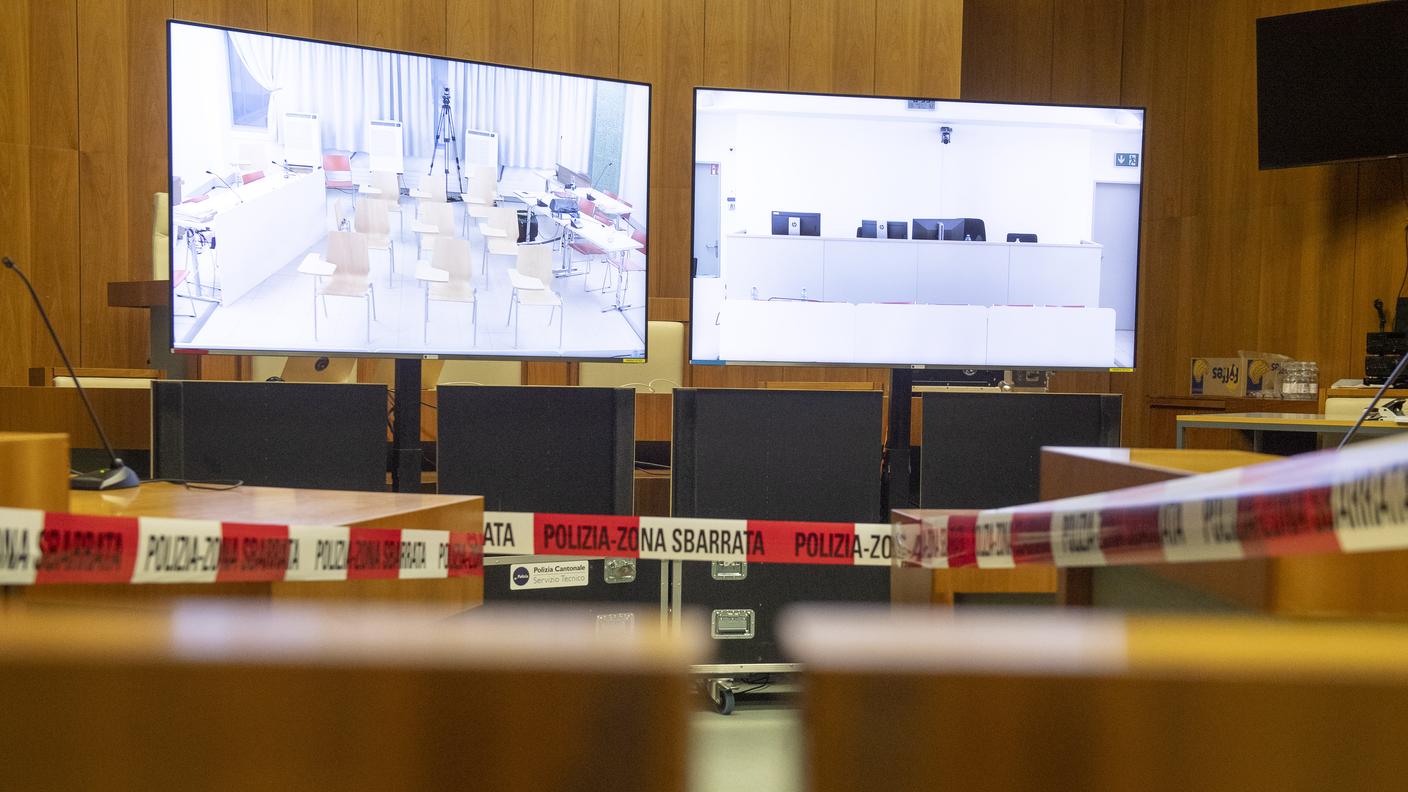 Il processo si tiene in carcere e viene trasmesso in streaming nell'aula penale di Lugano