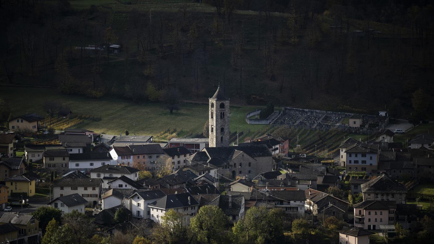 Un incontro per riportare, in un certo senso, il campanile al centro del villaggio del Grigioni italiano