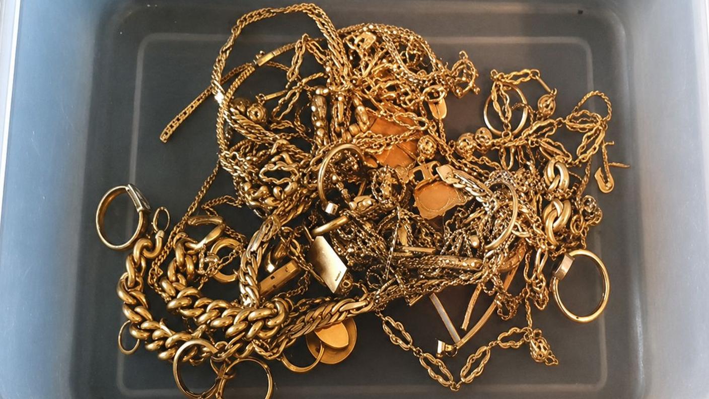 Immagini dell'oro contrabbandato