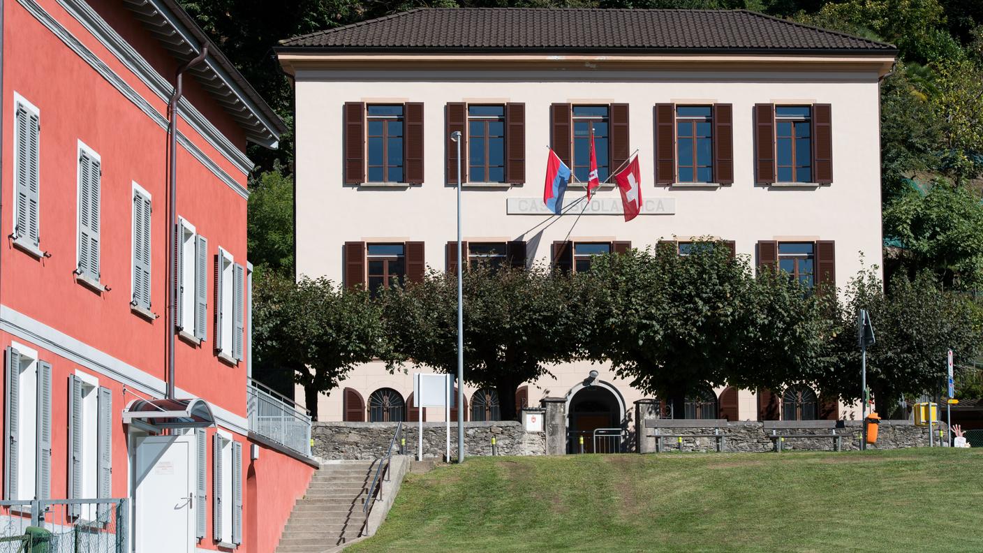 L'edificio che fino al giugno 2025 ospitava la scuola comunale di Sessa