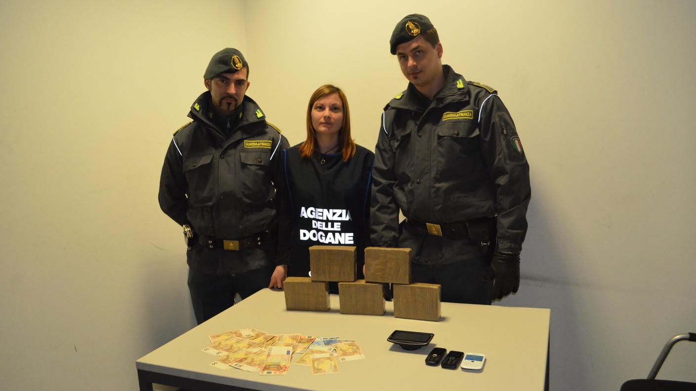 Brogeda sequestro coca (GdF)