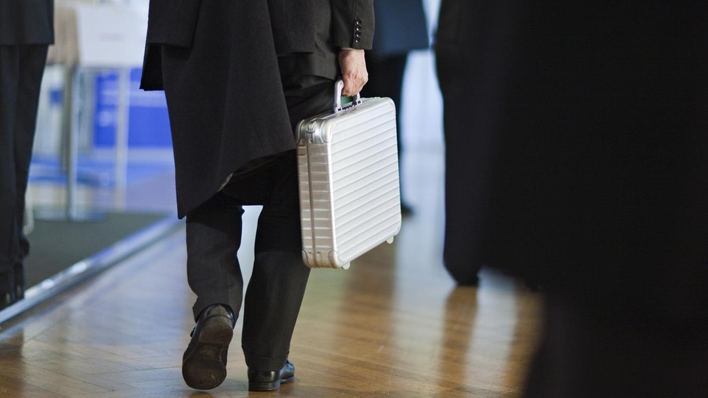 Secondo gli inquirenti italiani l'uomo avrebbe fatto anche da spallone portando personalmente i soldi in Svizzera. "So come non farmi fermare, avrebbe detto ai membri del clan