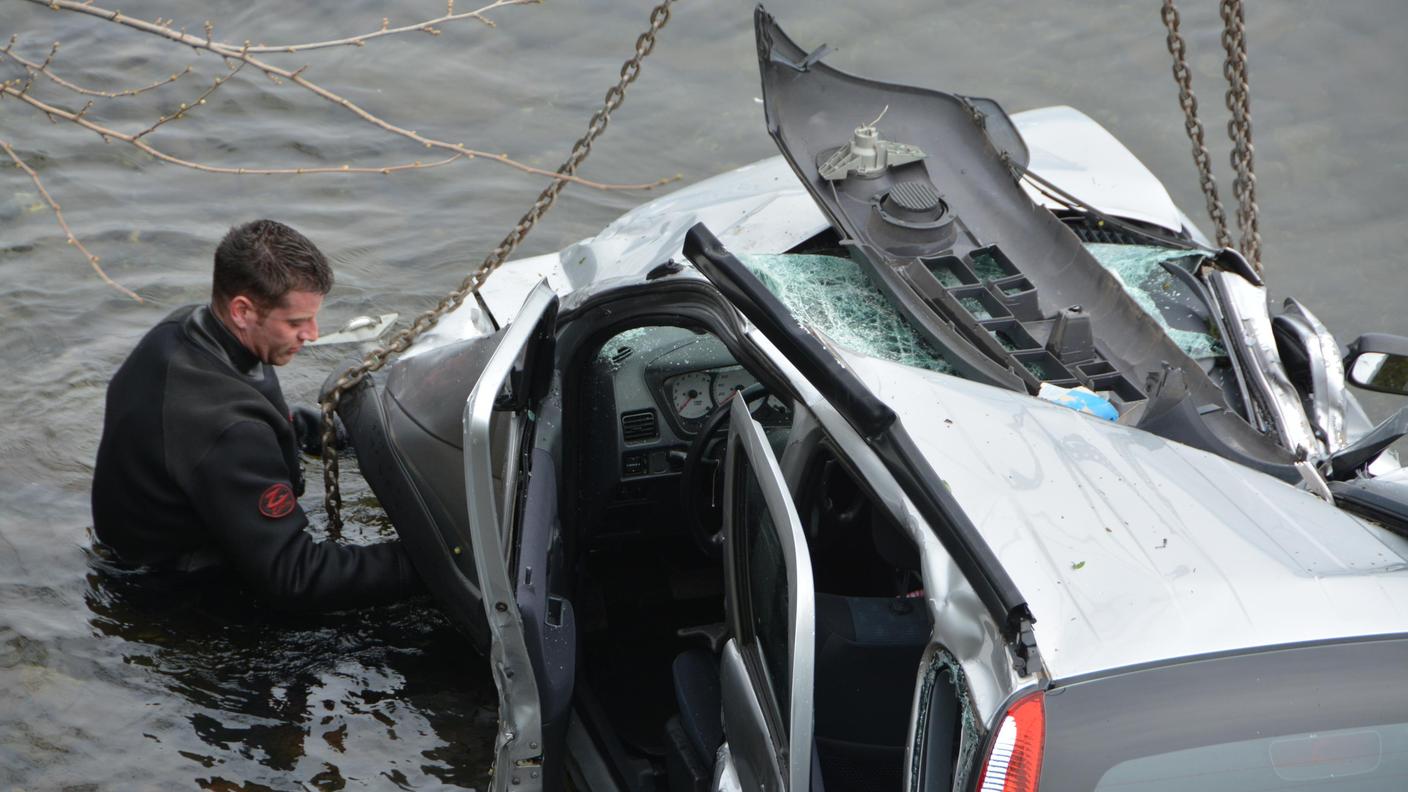 recupero auto brissago fvr 01 140326.jpg