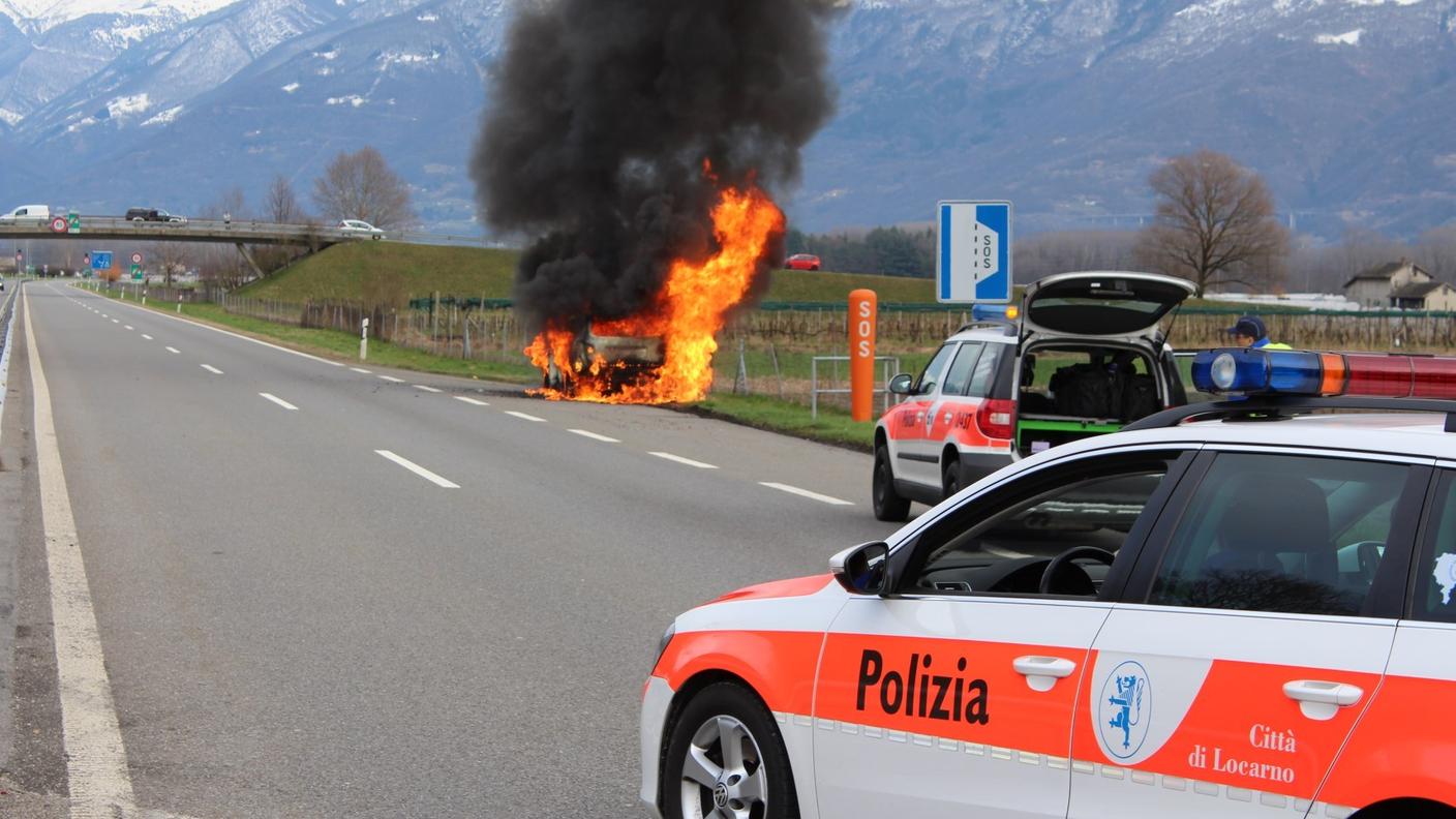 L'auto bruciata