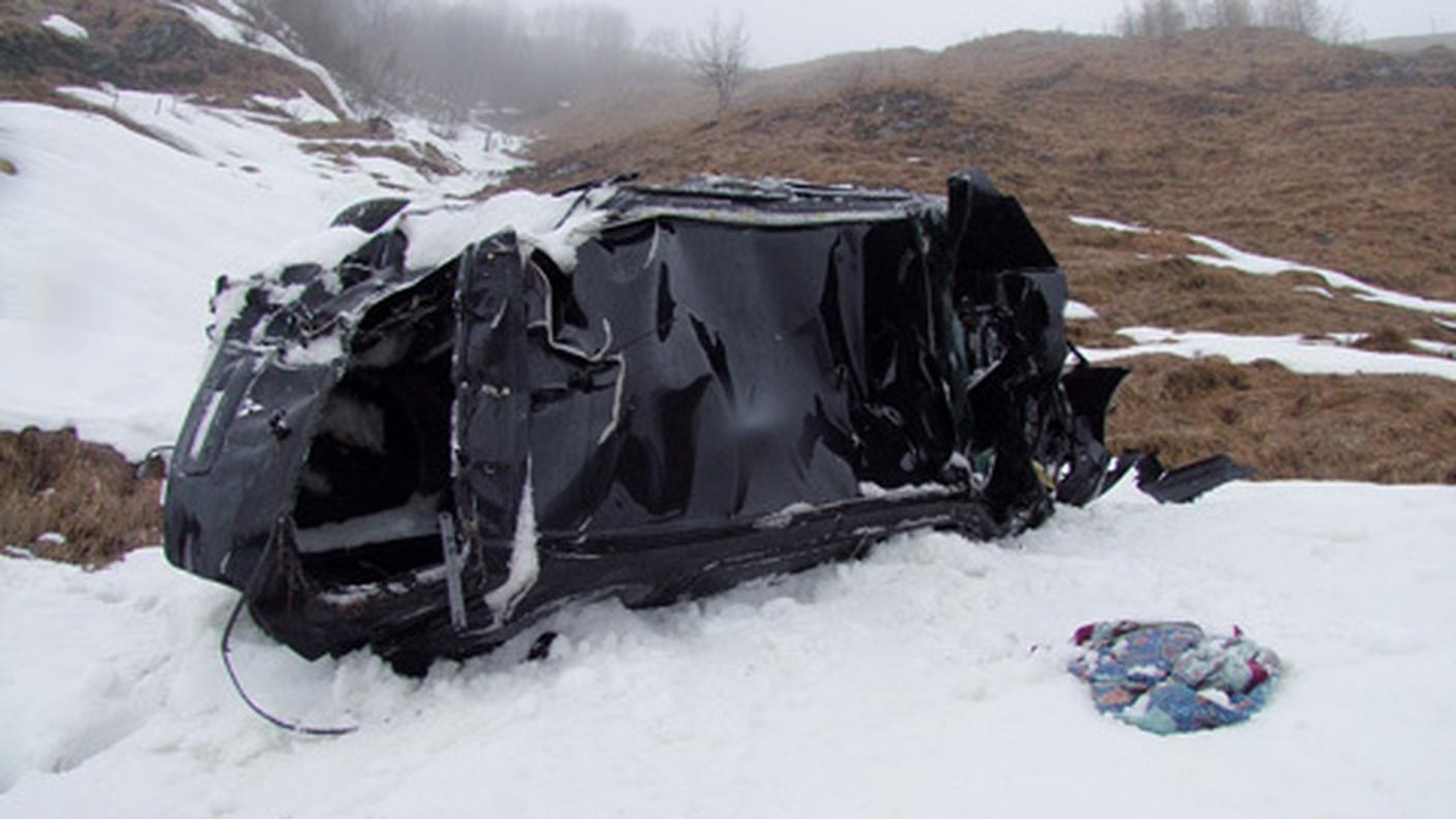 Quel che resta dell'auto dopo l'incidente tra Ilanz e Vrin