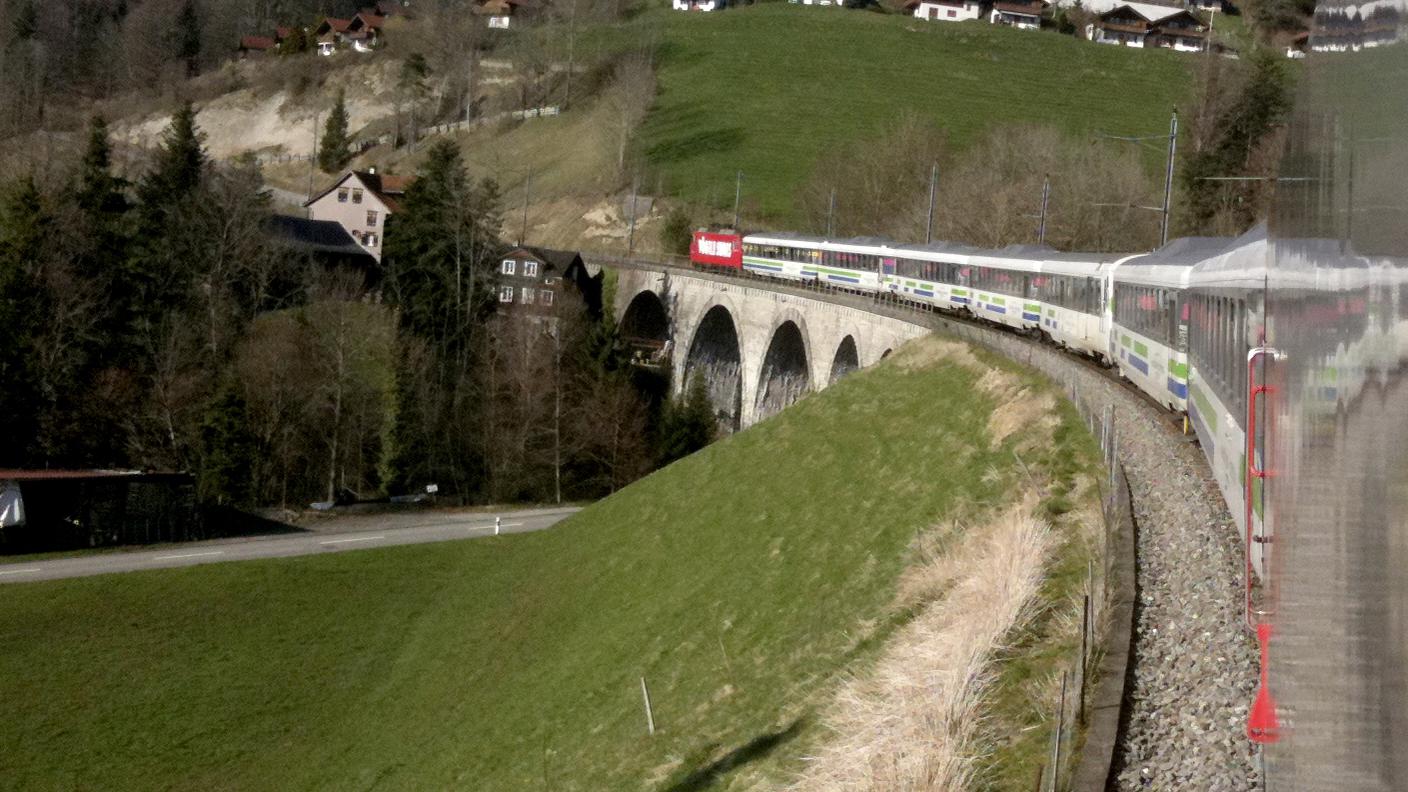 Treno Sob VAE 100 (Sob).jpg