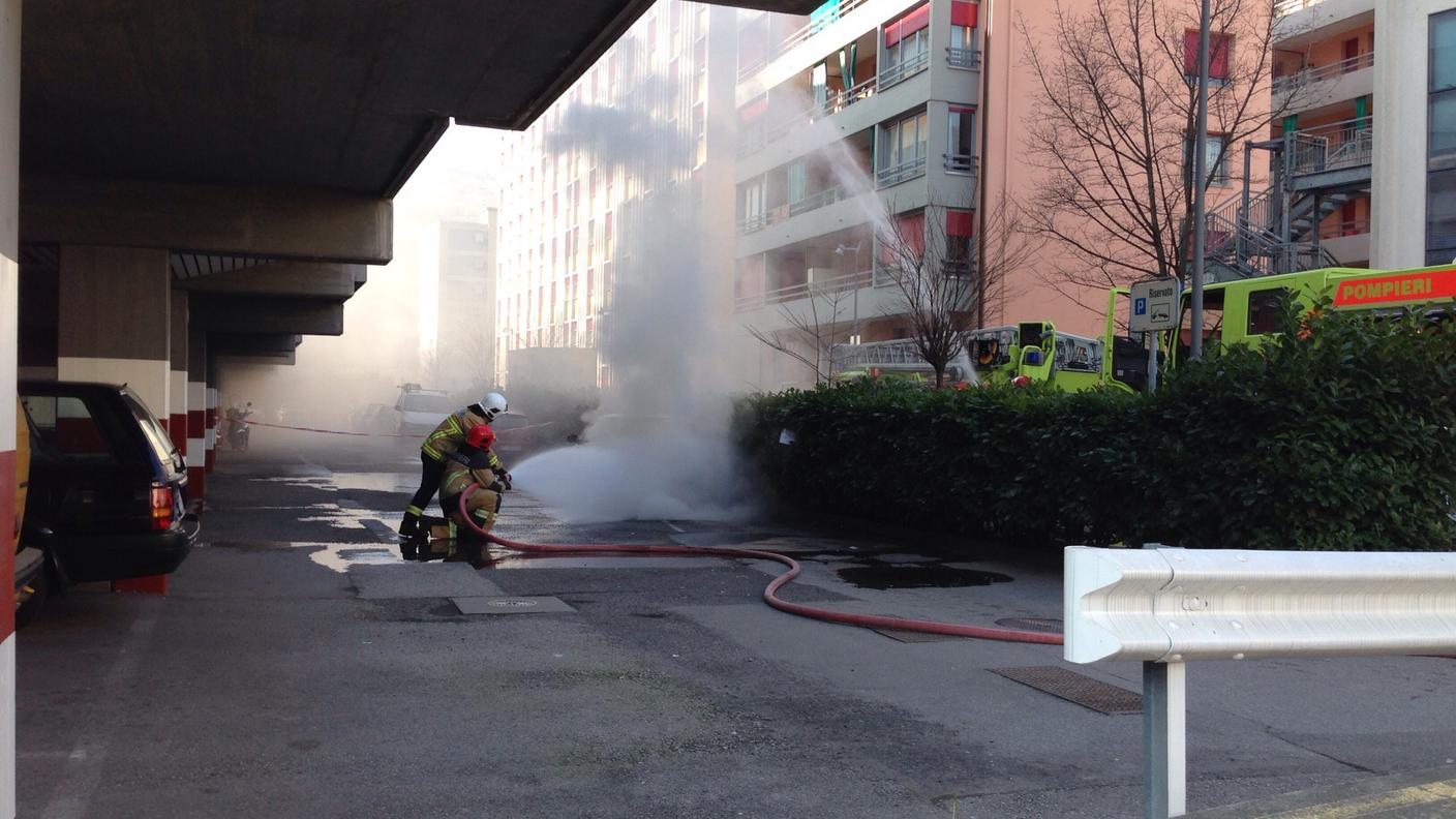 Pompieri sul luogo dell'incendio