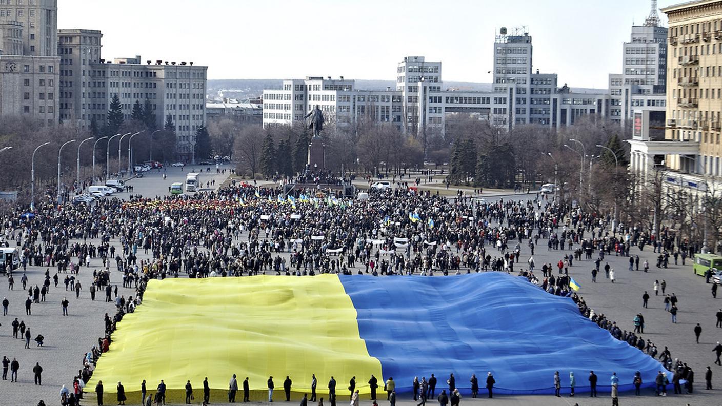 Favorevoli all'unità del paese in piazza a Kharkiv all'inizio di marzo