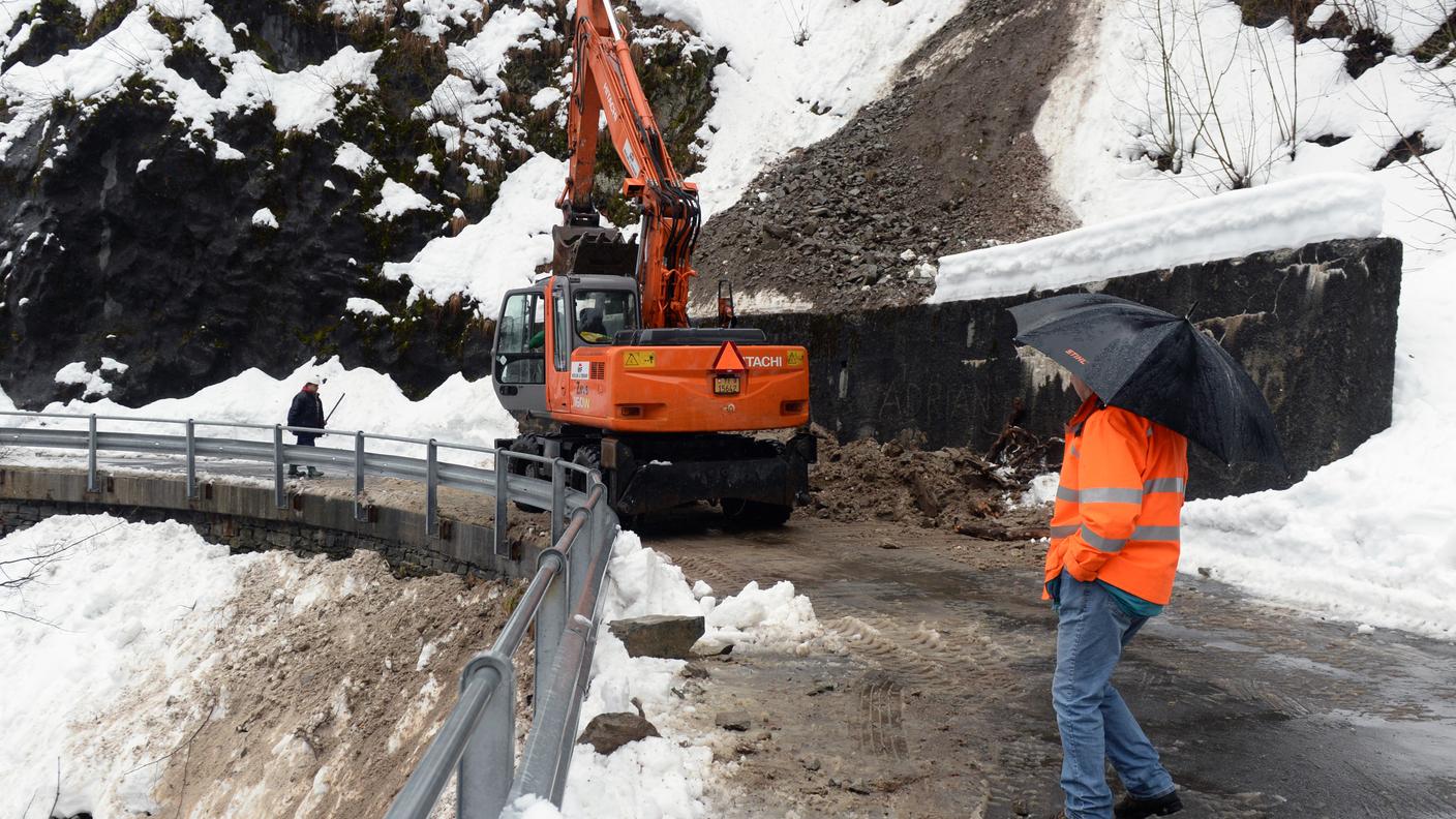 A metà gennaio la strada tra Comologno e Spruga era rimasta chiusa per una frana in zona Dragone