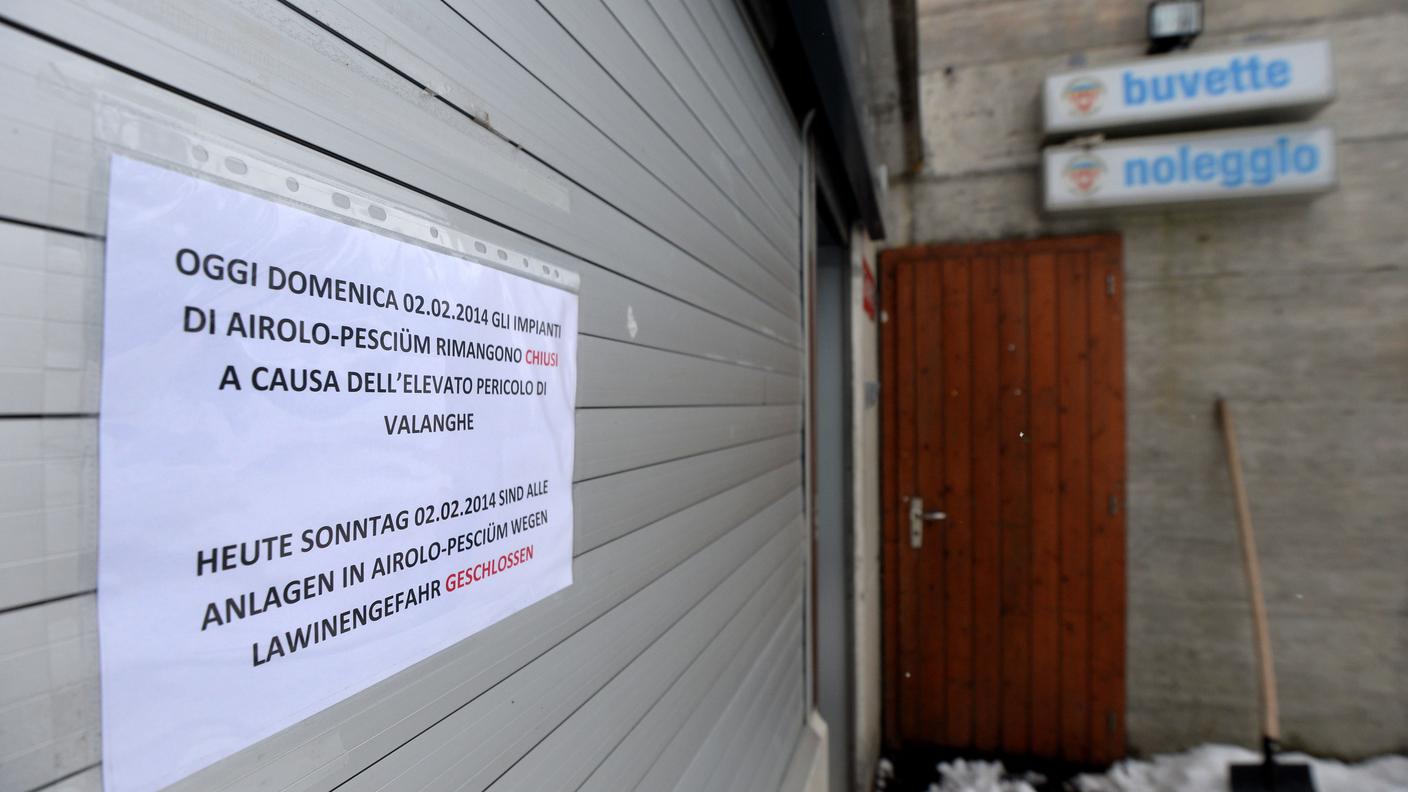 Ad Airolo, il 2 febbraio, chiuso per pericolo di valanghe