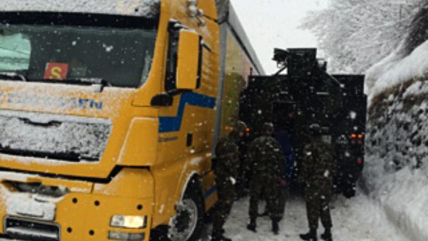 Camion-autoblindo ad airolo fvr 02 140204.jpg