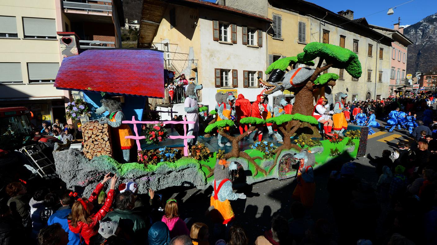 Carnevale Lingera_Roveredo_TiPress_241993.jpg