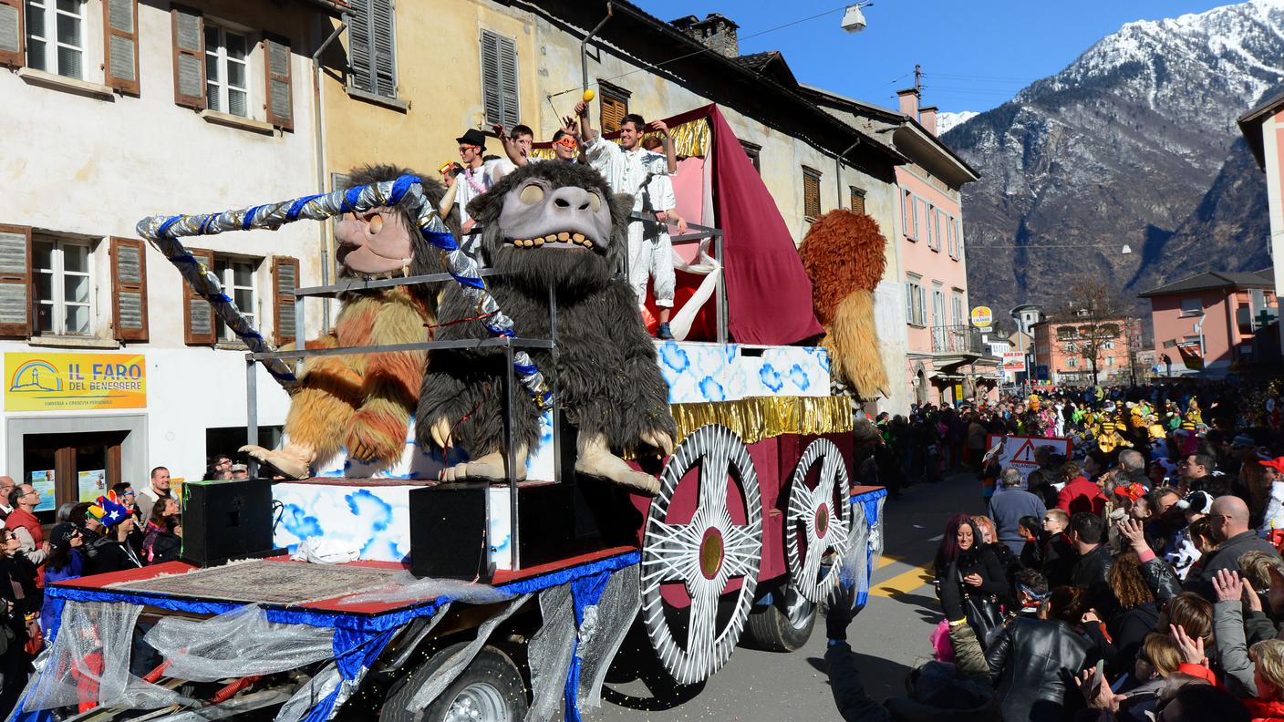 Carnevale Lingera_Roveredo_TiPress_241996.jpg