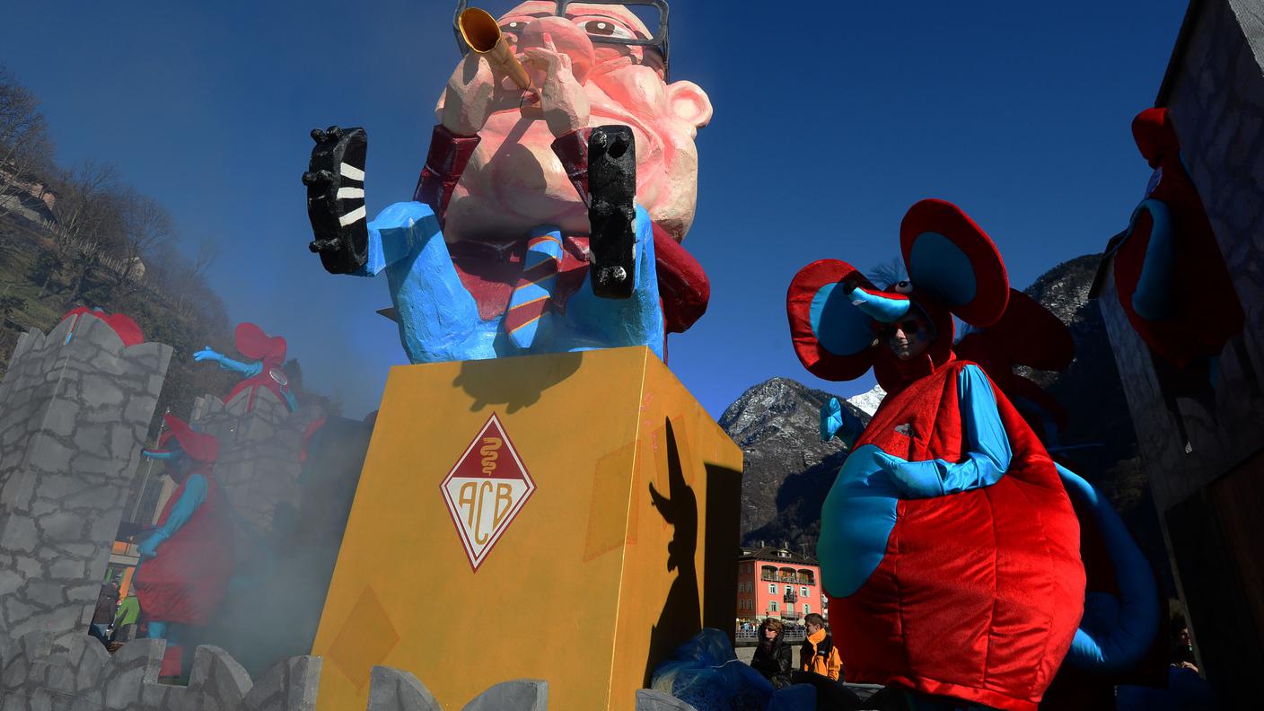 Carnevale Lingera_Roveredo_TiPress_242004.jpg