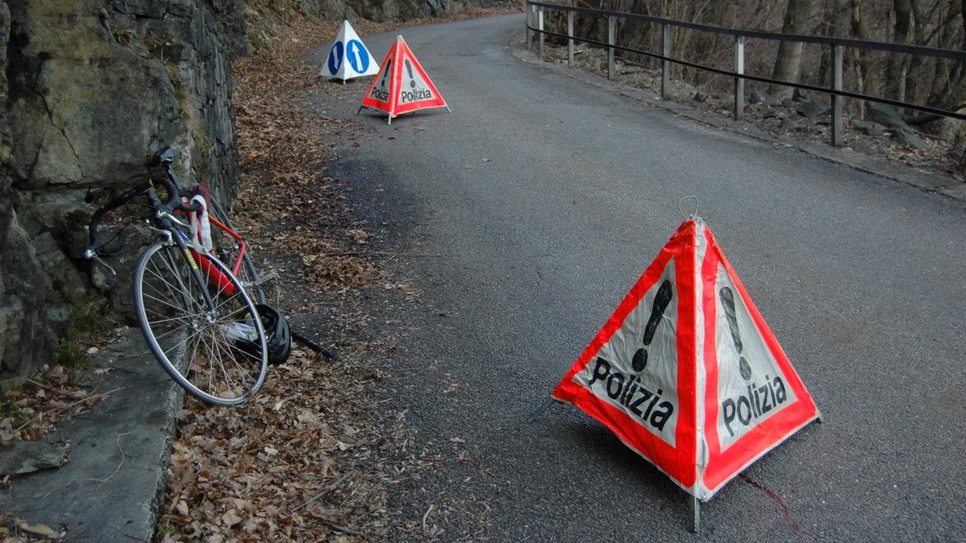 Il ciclista è deceduto in serata all'Ospedale Civico di Lugano dove era sta elitrasportato dalla REGA
