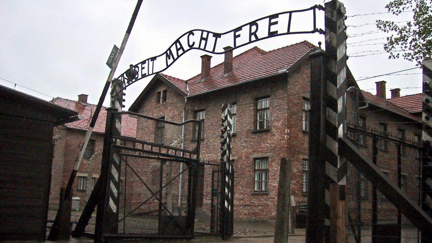 memoria 1 auschwitz.JPG