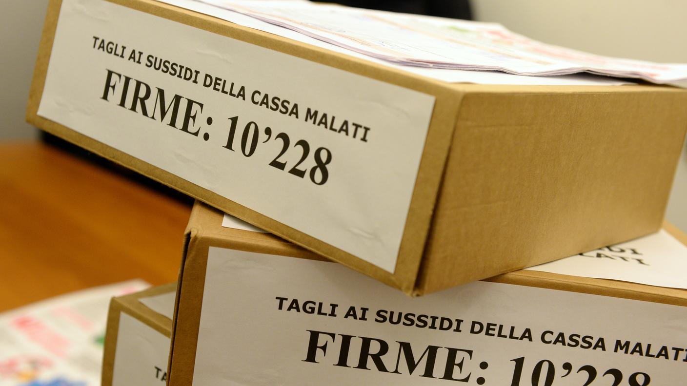 consegna firme ps amnistia sussidi 2 13-1-2014 tp.jpg