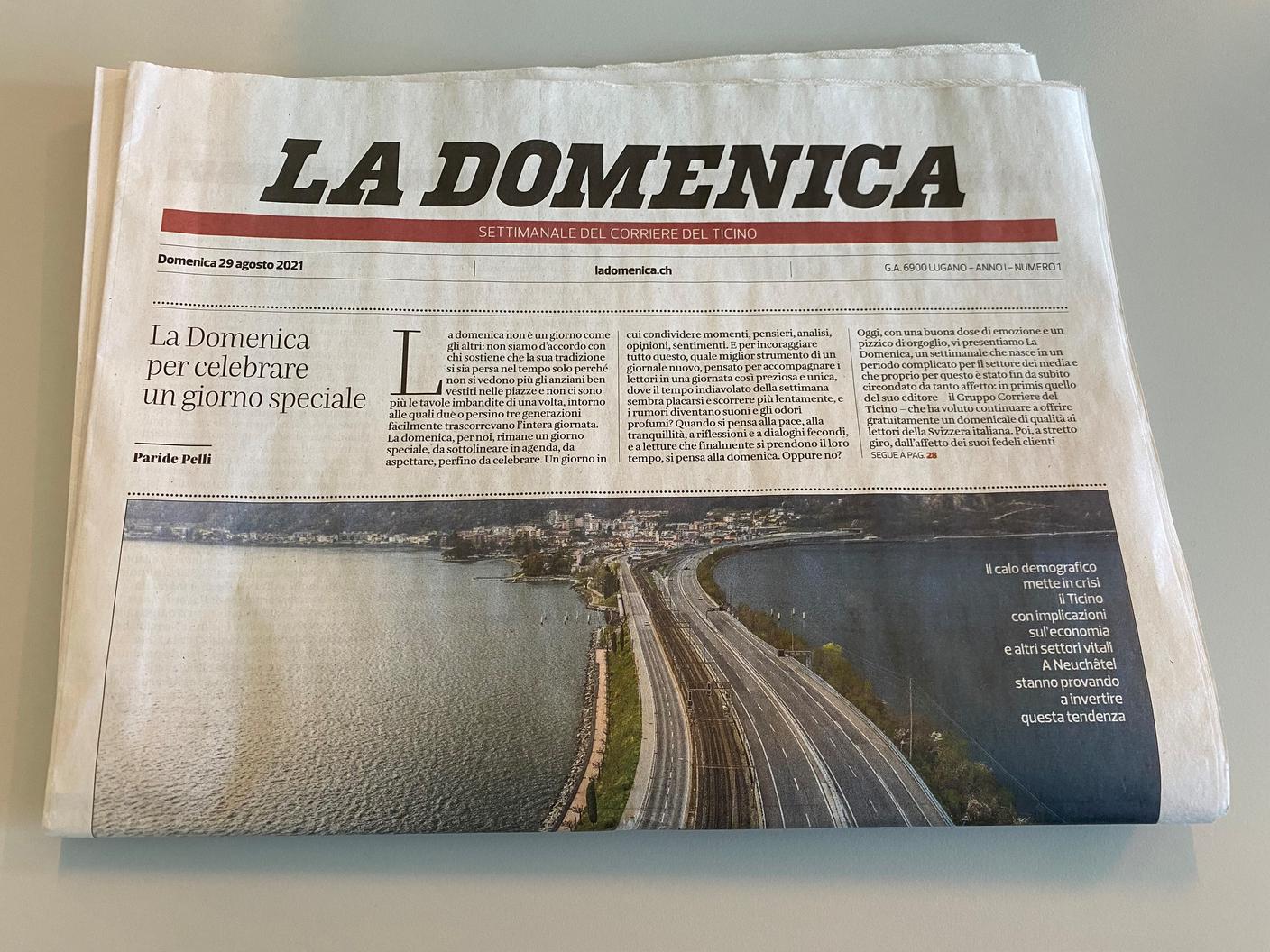 Il primo numero del domenicale, con l'editoriale di presentazione del direttore Paride Pelli