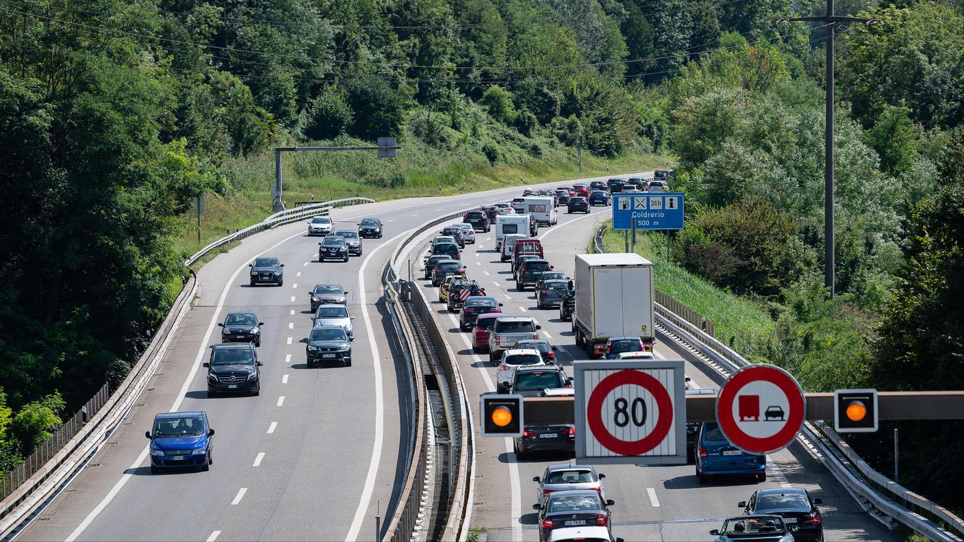 Ancora traffico dovuto ai turisti in transito sulle strade ticinesi