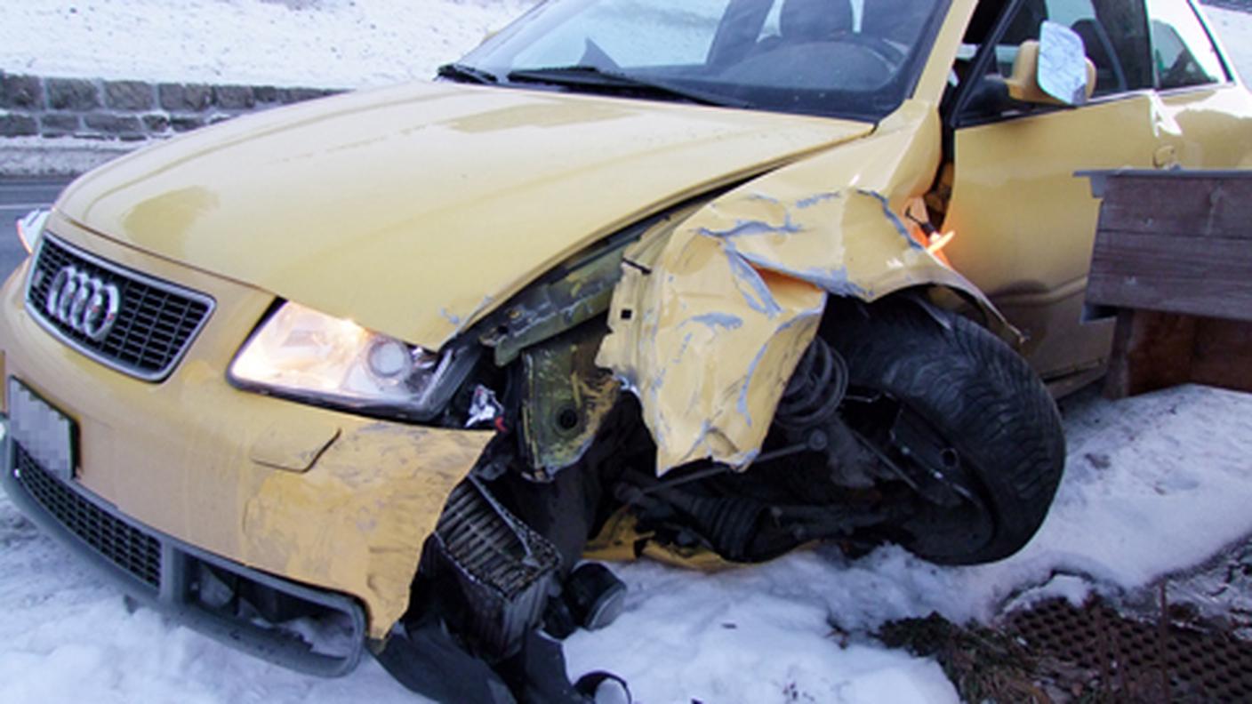 auto 2 incidente a davos 131213 kapogr.jpg