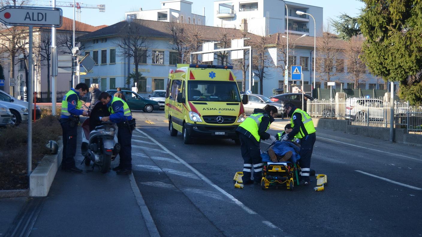 scooterista ferito a chiasso 121213 rm.jpg