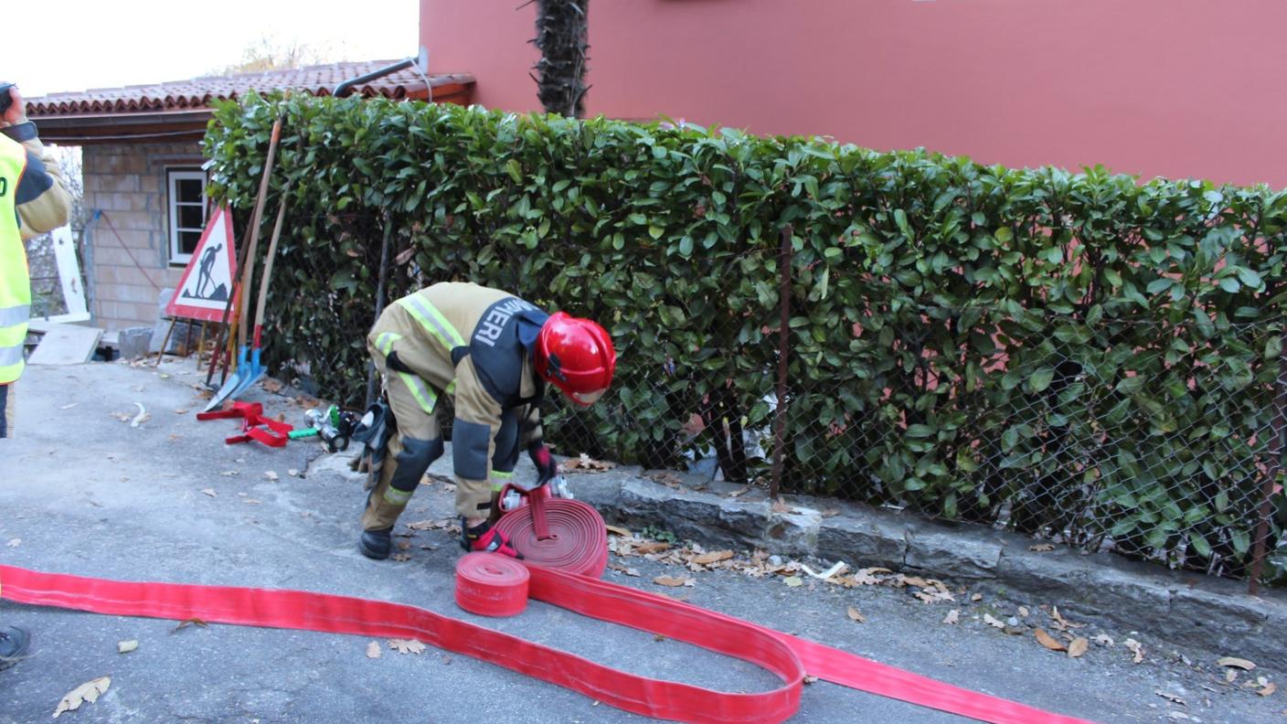 Incendio gambarogno 06.12.2013 rm 06.jpg