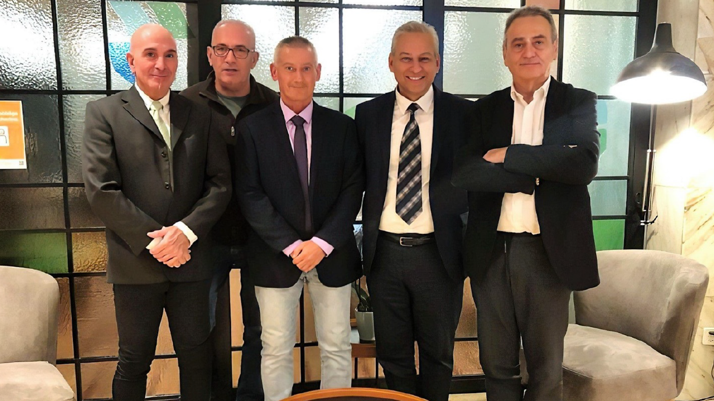 Da sinistra a destra, i membri del nuovo ufficio presidenziale della sezione: Paolo Balzari, Riccardo Valsangiacomo, Csaba Princzes, Brenno Martignoni Polti e Tuto Rossi