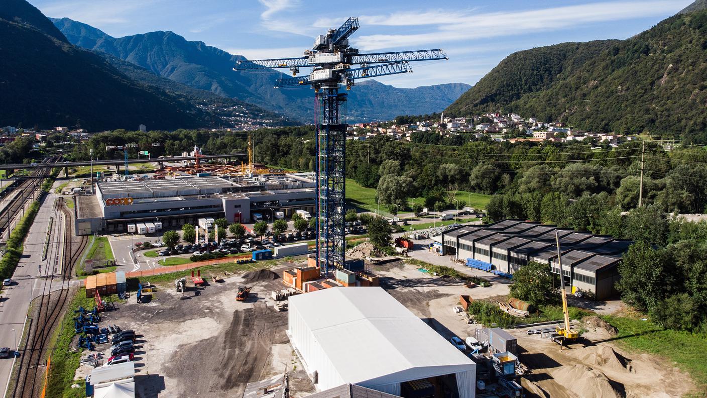 La torre energetica di Arbedo fotografata nell'agosto 2020