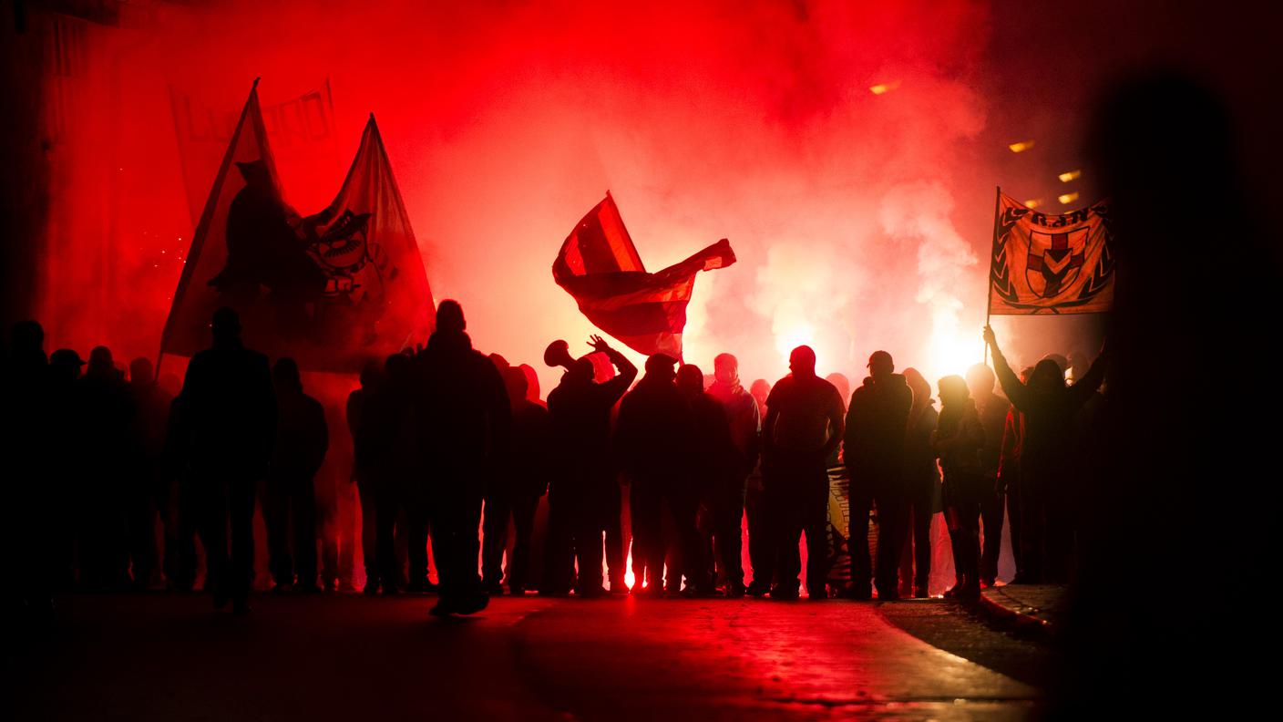 Gli ultras del Lugano ieri sera in Leventina