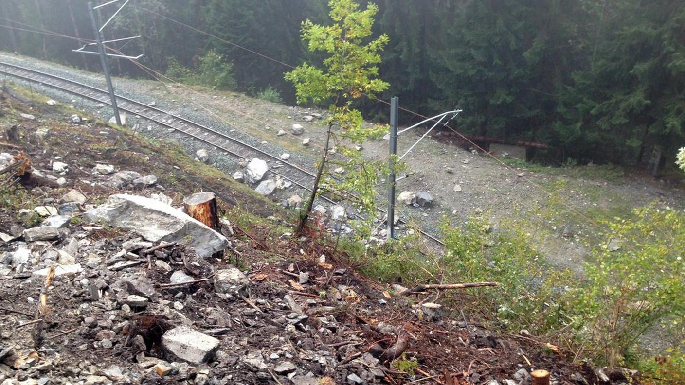 La frana sulla linea Coira-Arosa che ne ha provocato il blocco da mercoledì 16