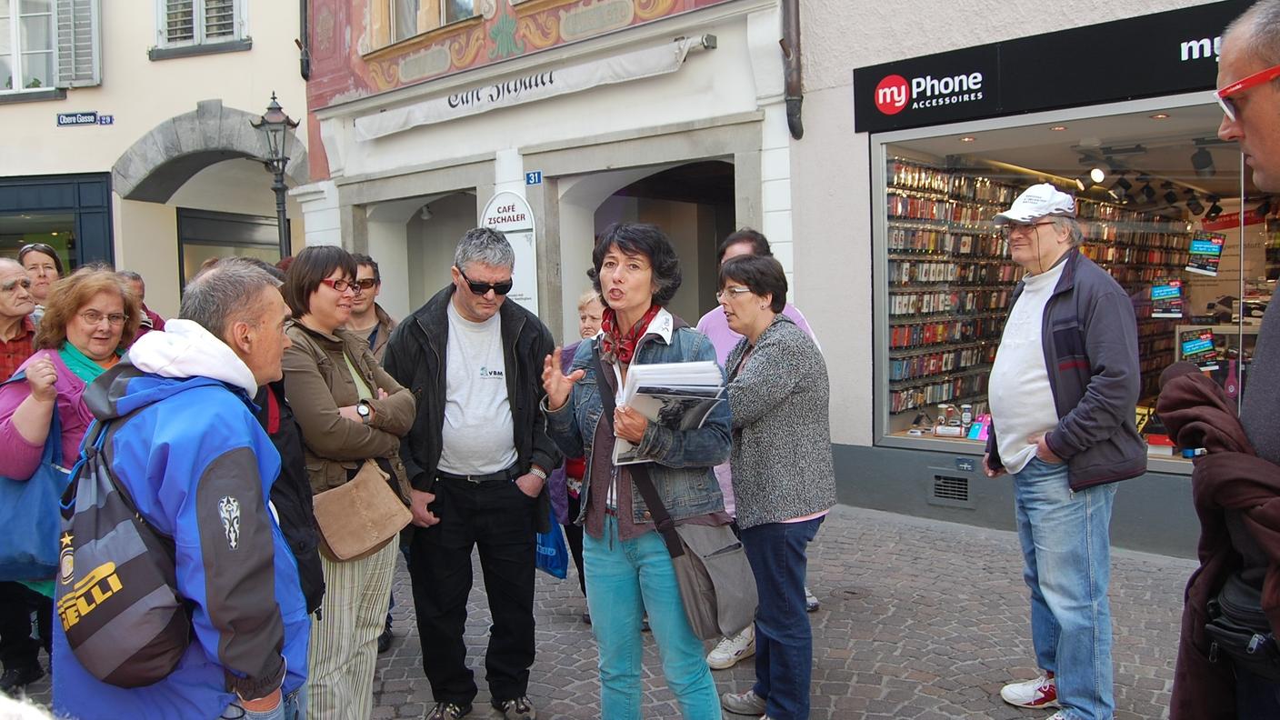 Gli utenti de l'Incontro durante una passeggiata