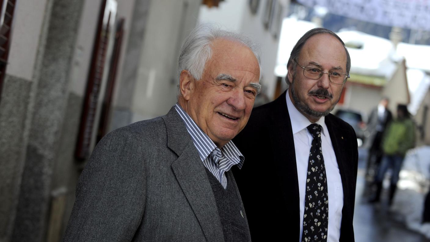 Il sindaco Orelli con Von Däniken in marzo