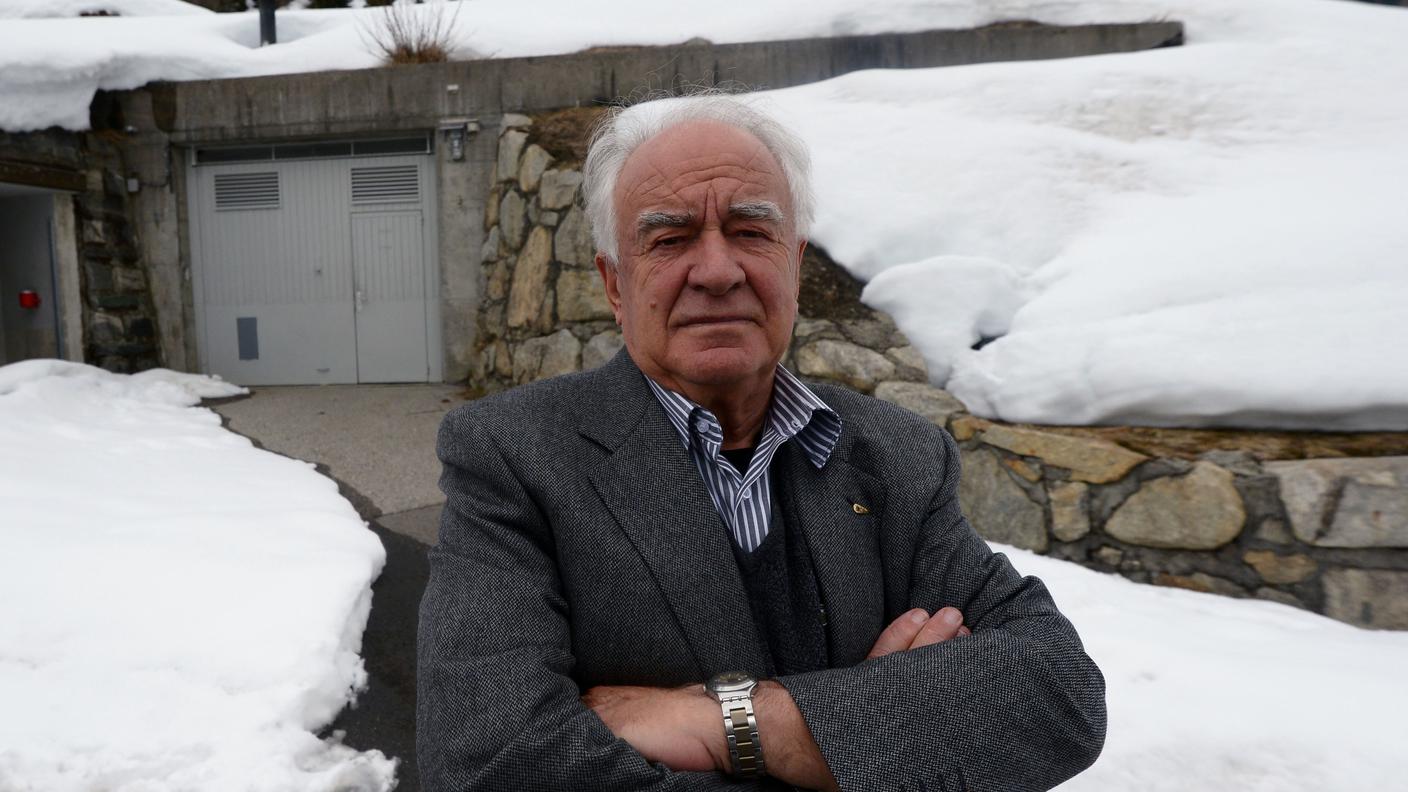 Diego Orelli davanti al bunker di All'Acqua