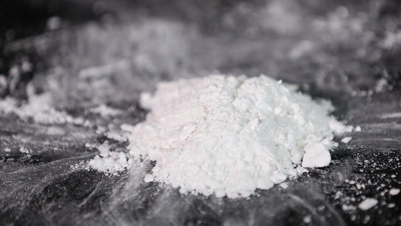 L'uomo era in possesso di 7 etti di eroina e 150 grammi di cocaina